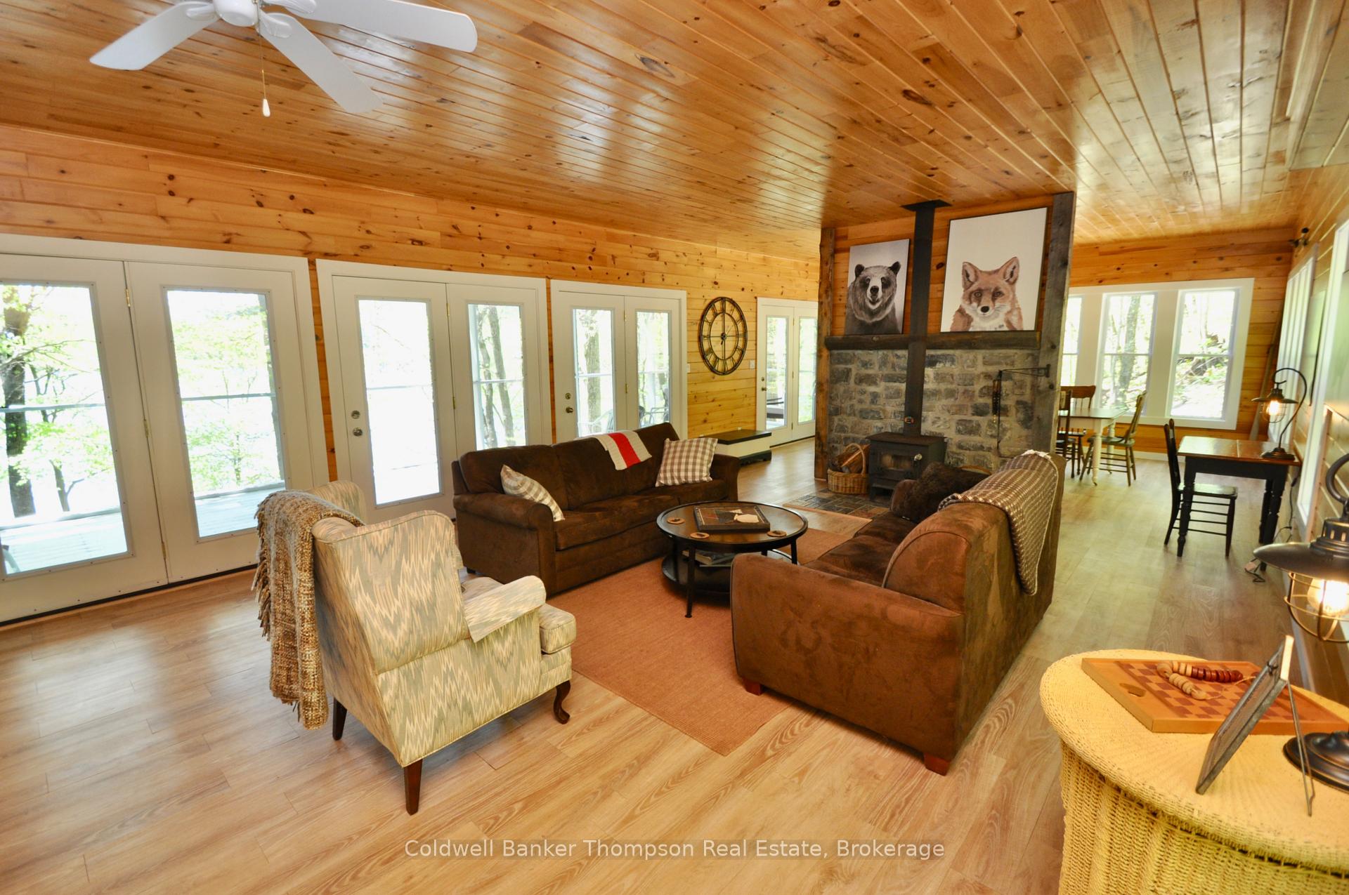 768 Big Island, Huntsville — photo 3 of 5