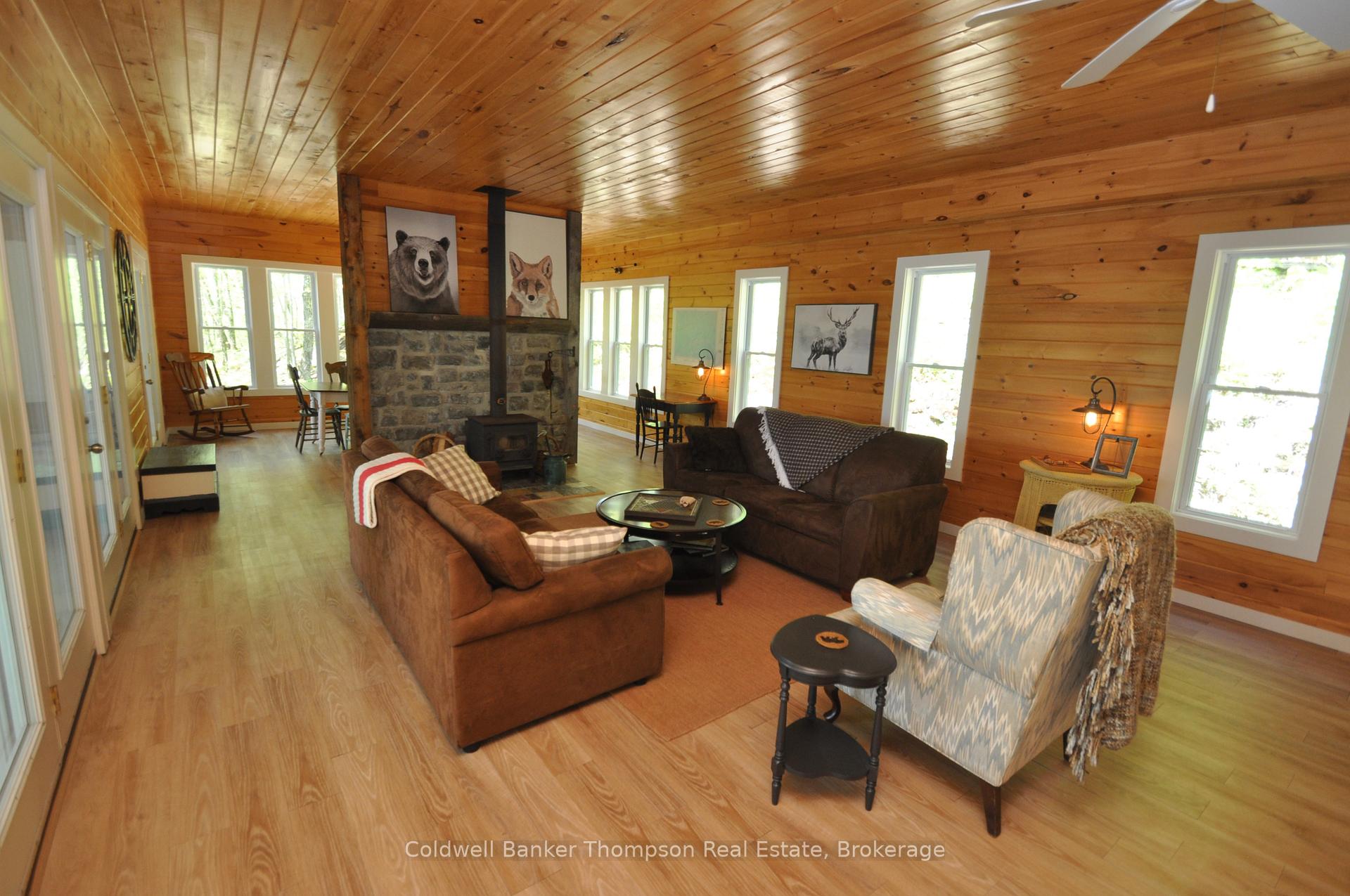 768 Big Island, Huntsville — photo 4 of 5
