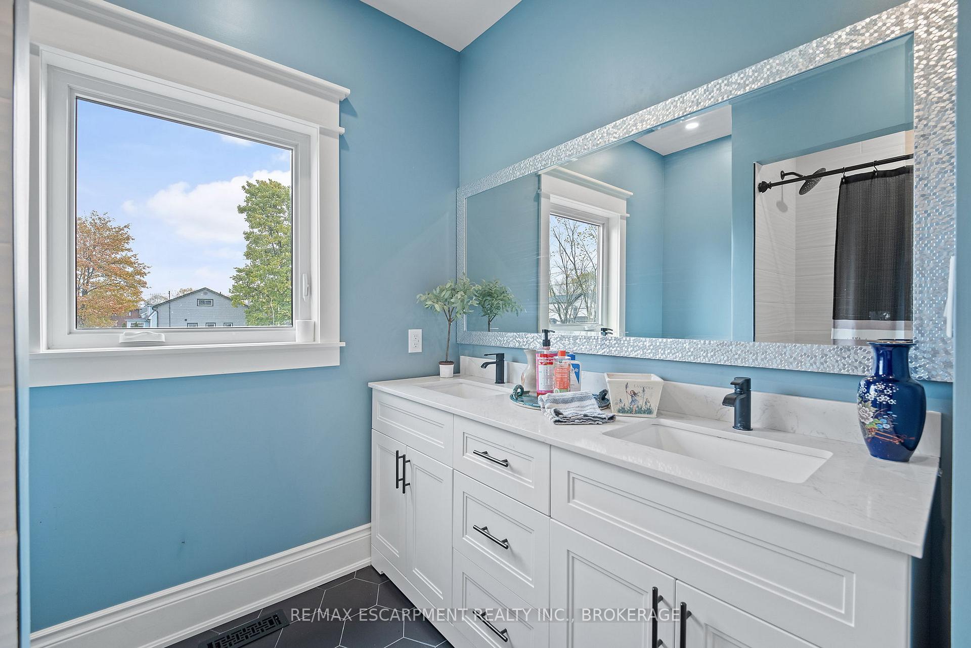 3809 Netherby Road, Fort Erie — photo 2 of 5