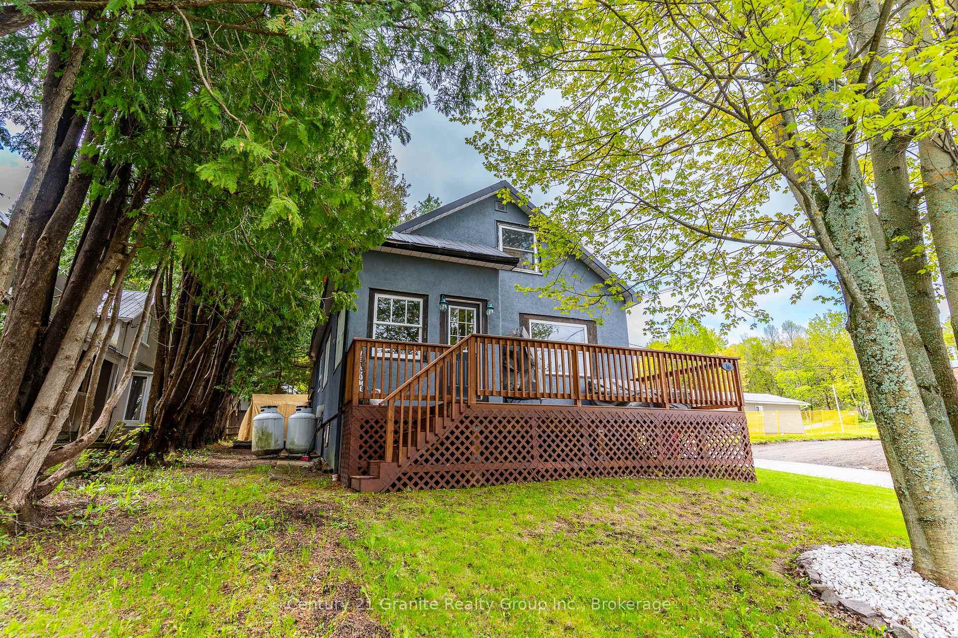 16 Newcastle Street, Minden Hills, ON K0M 2K0 — Minden Hills, Ontario
