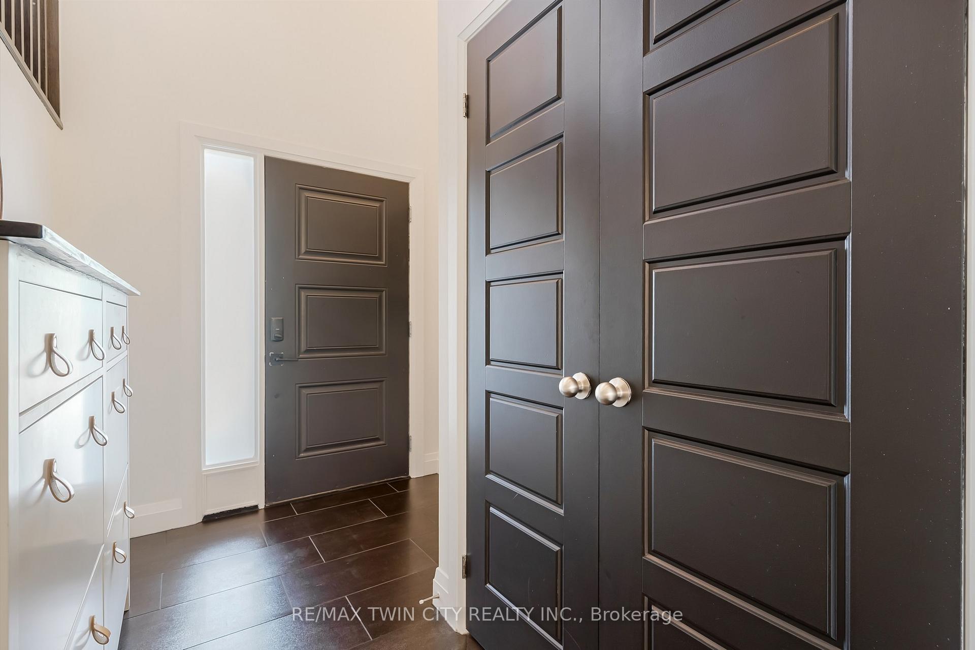 195 Hardcastle Drive, Cambridge — photo 4 of 5