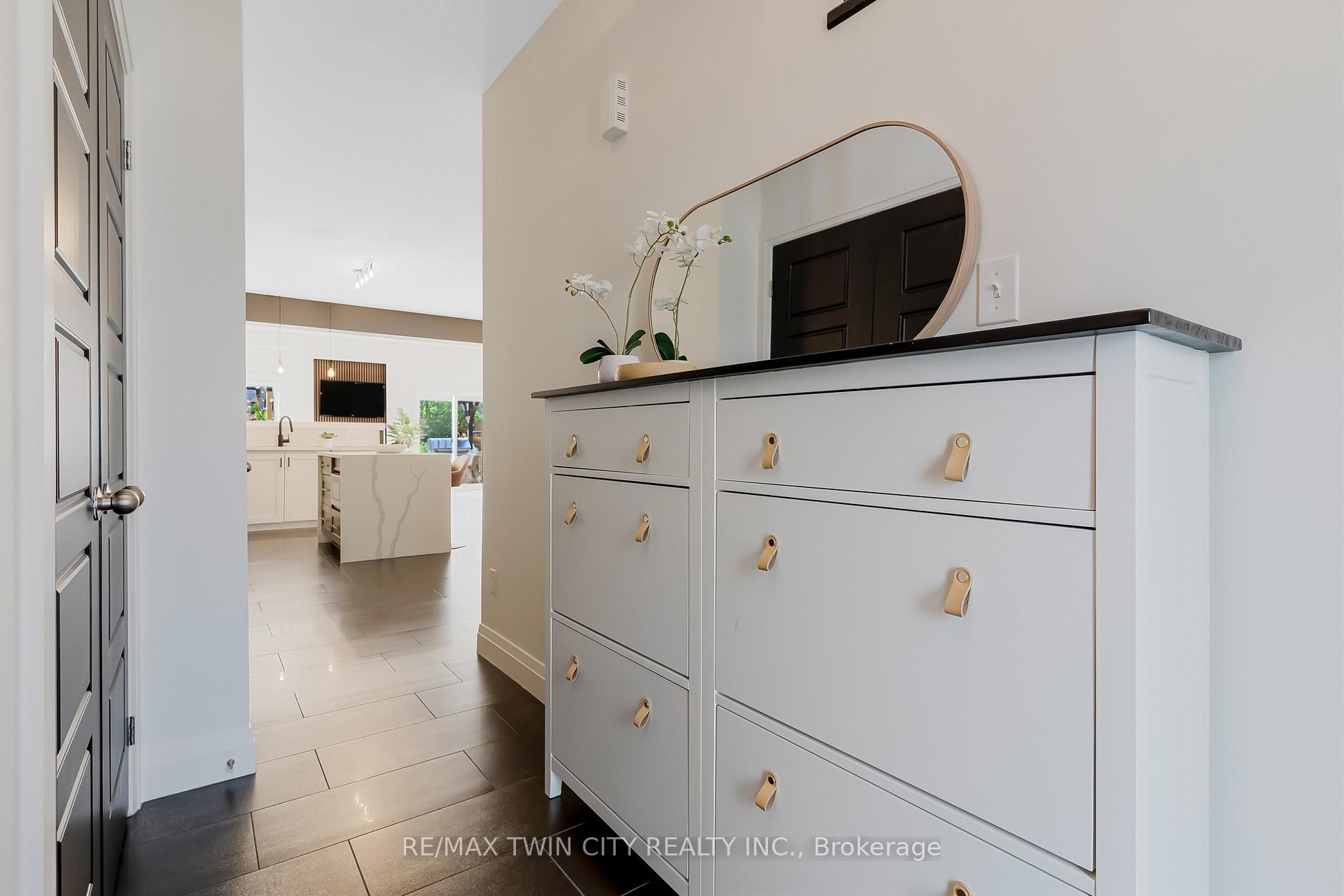 195 Hardcastle Drive, Cambridge — photo 5 of 5