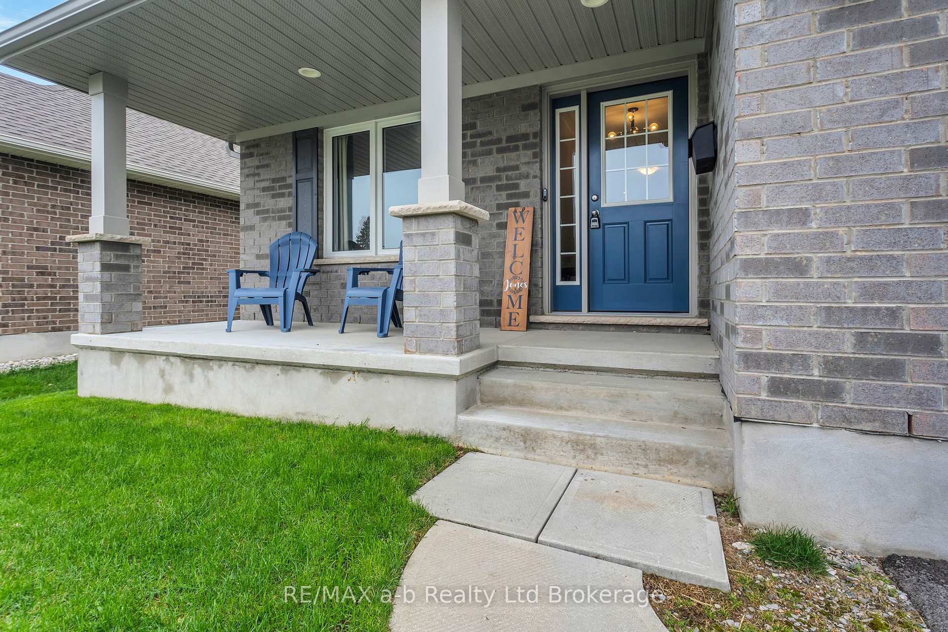 242 Wilson Avenue, Tillsonburg — photo 3 of 5