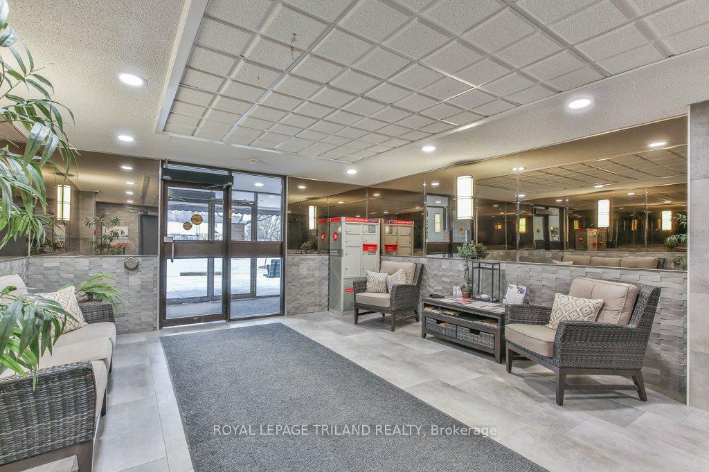 1600 ADELAIDE Street N 1001, London North — photo 4 of 5