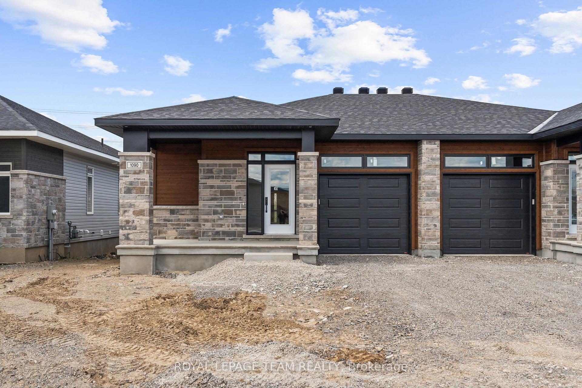 1090 Moore Street, Brockville — photo 2 of 5
