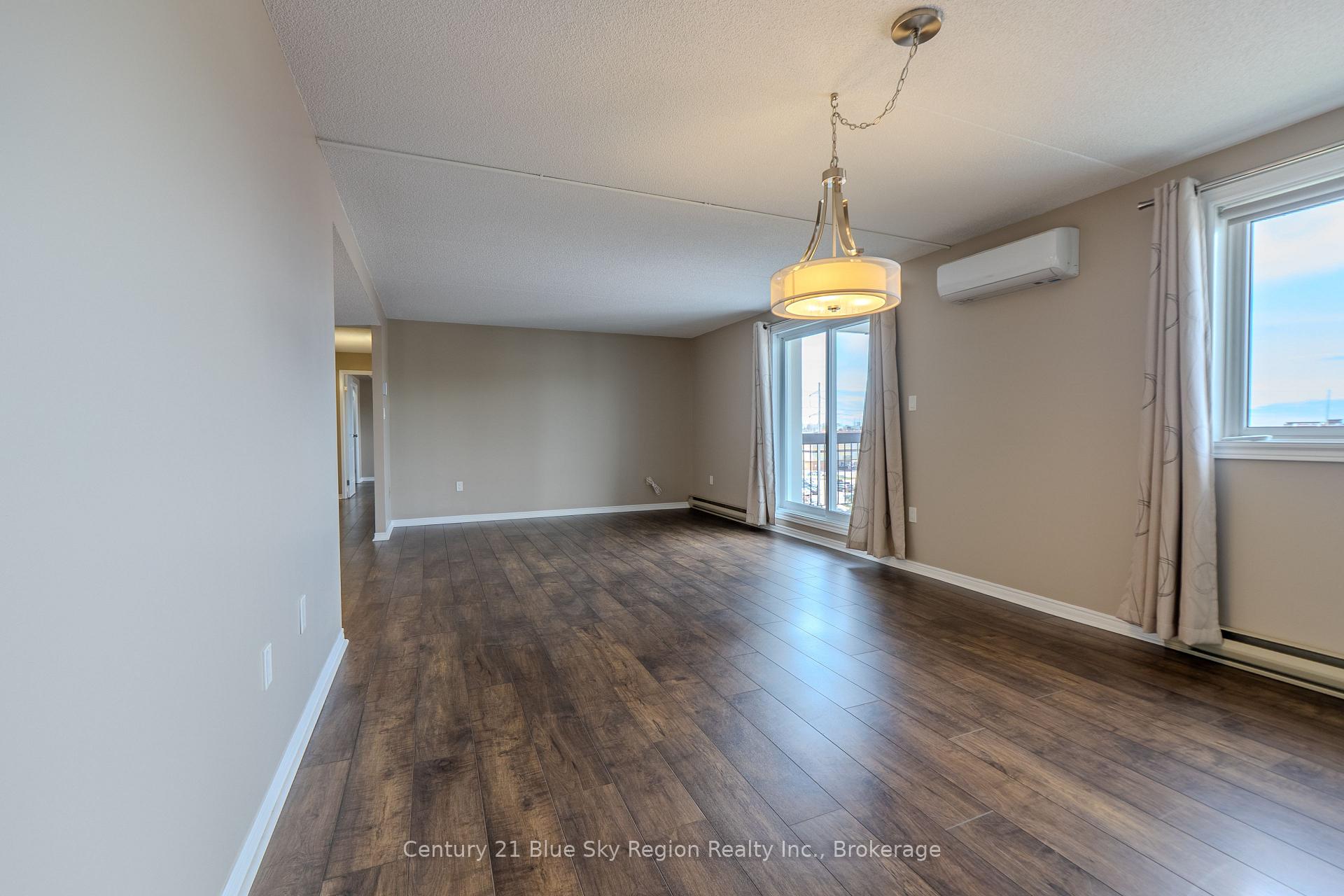 935 Stockdale Road 602, North Bay — photo 3 of 5