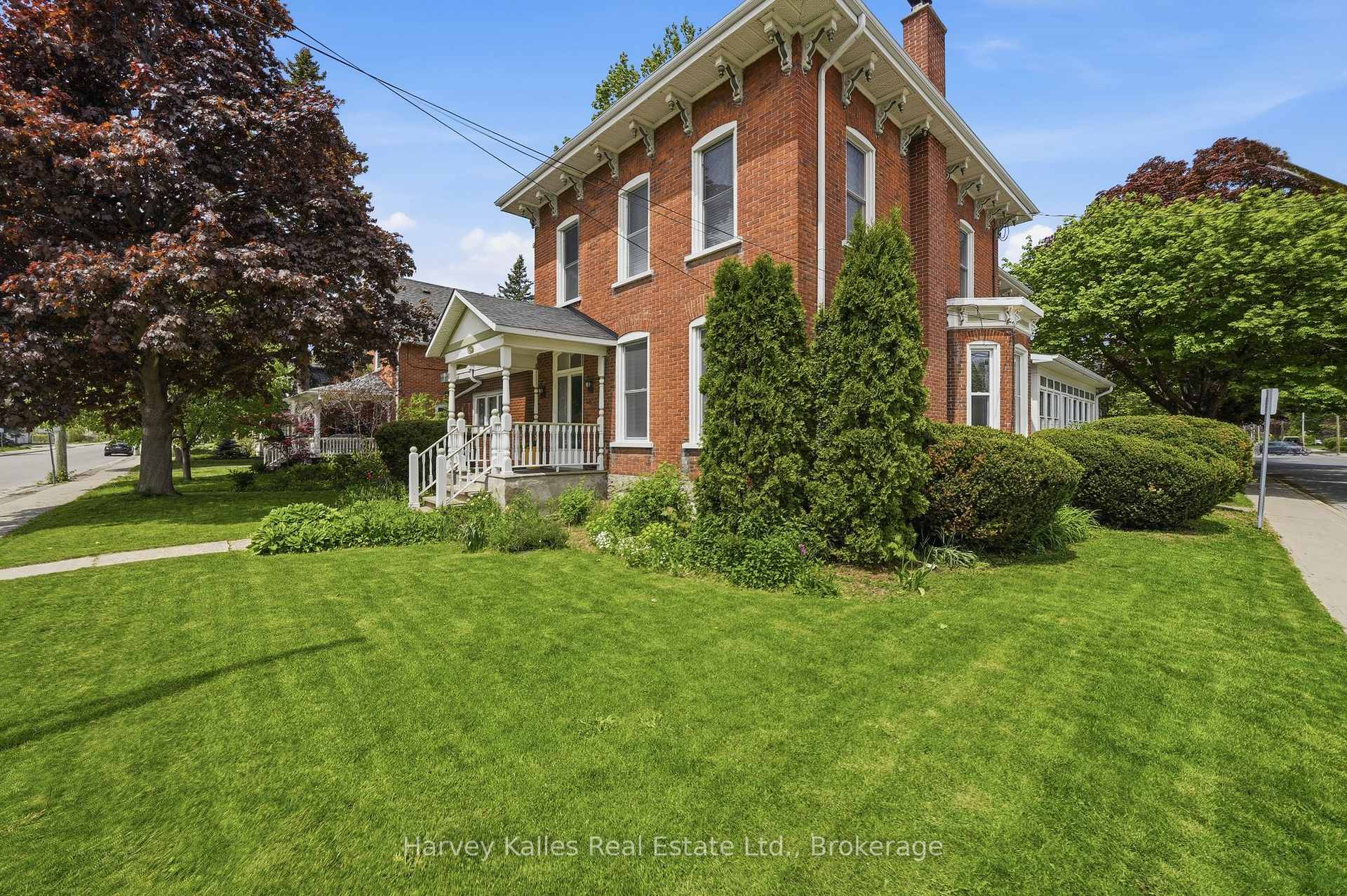18 Centre Street, Prince Edward County — photo 3 of 5