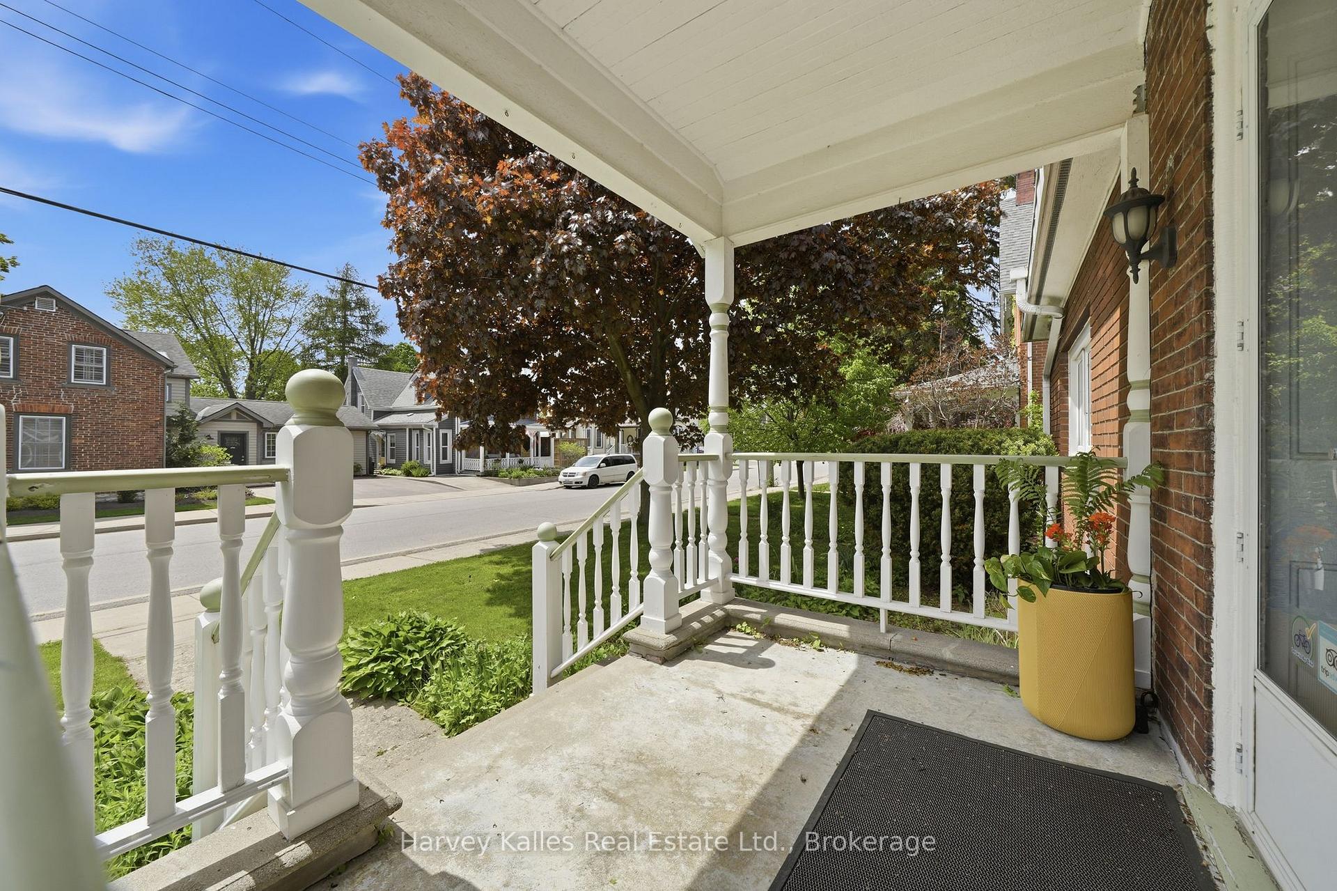 18 Centre Street, Prince Edward County — photo 4 of 5