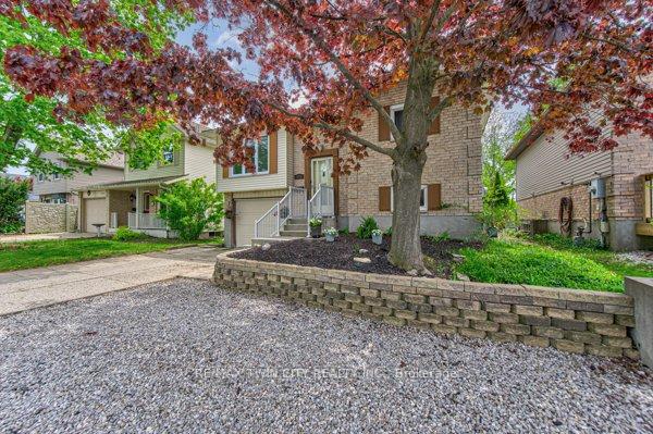414 WOODS Lane, Cambridge — photo 4 of 5