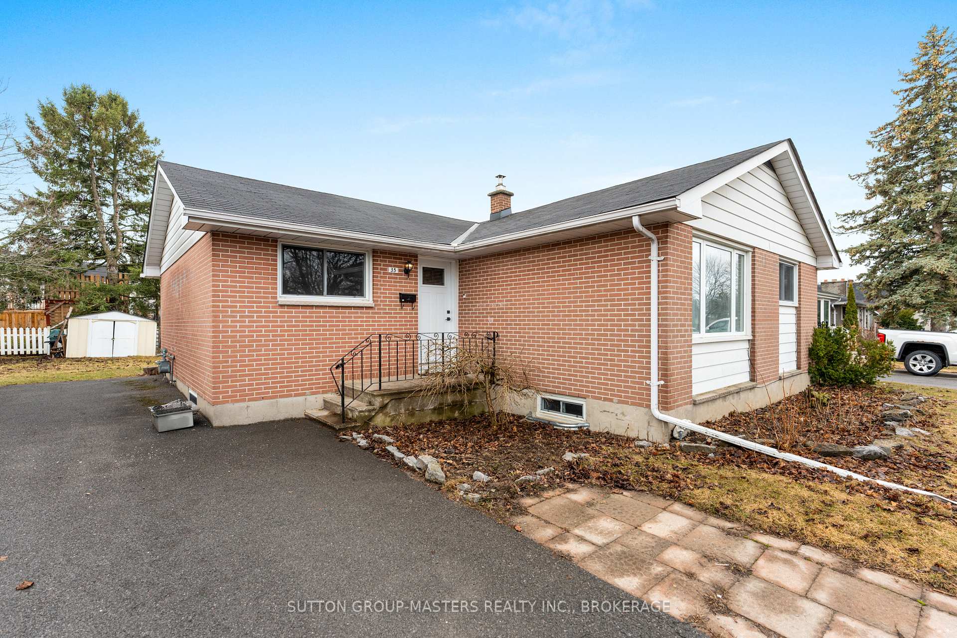 35 Holland Crescent, Kingston — photo 3 of 5