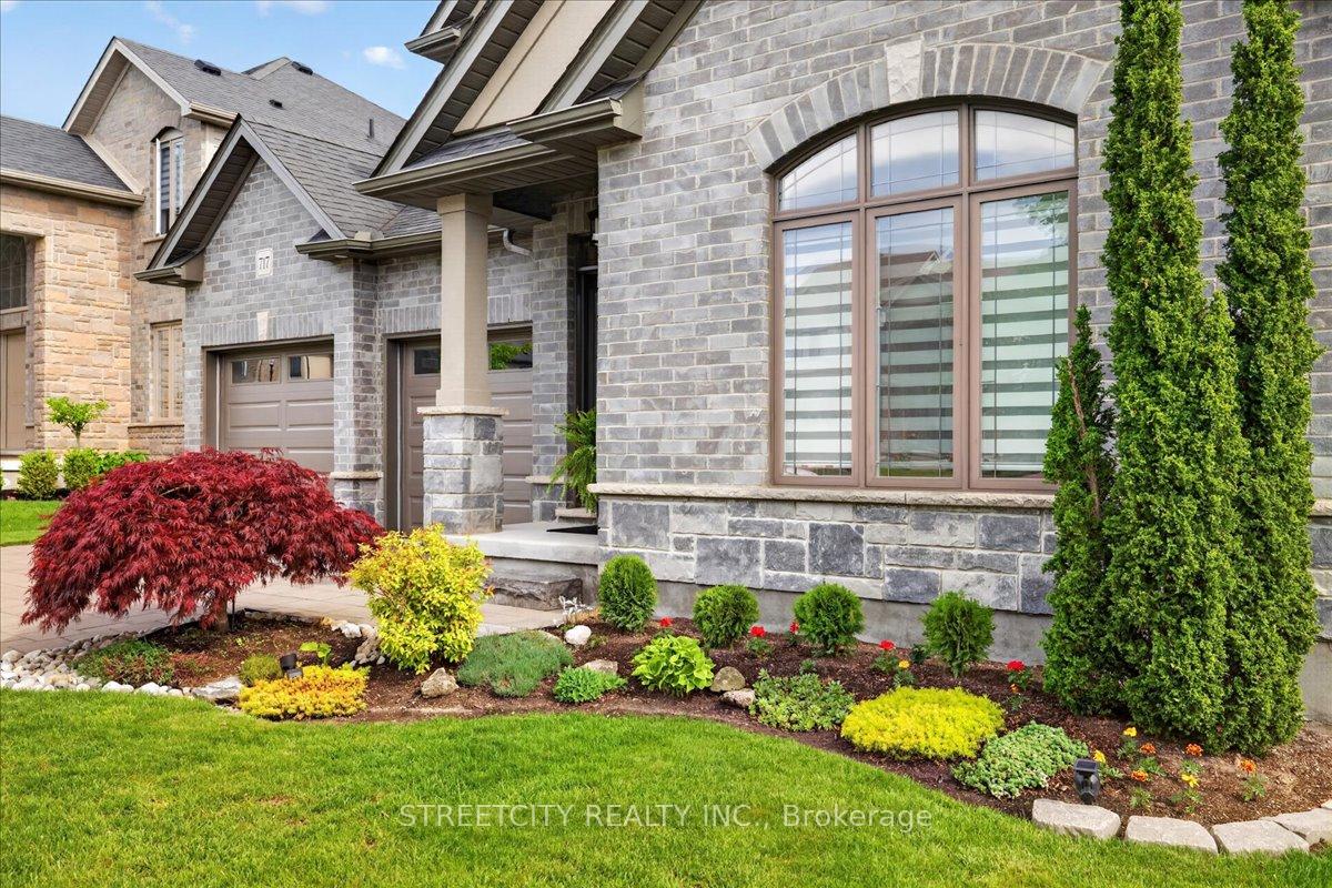 717 Jackpine Way, London North — photo 2 of 5
