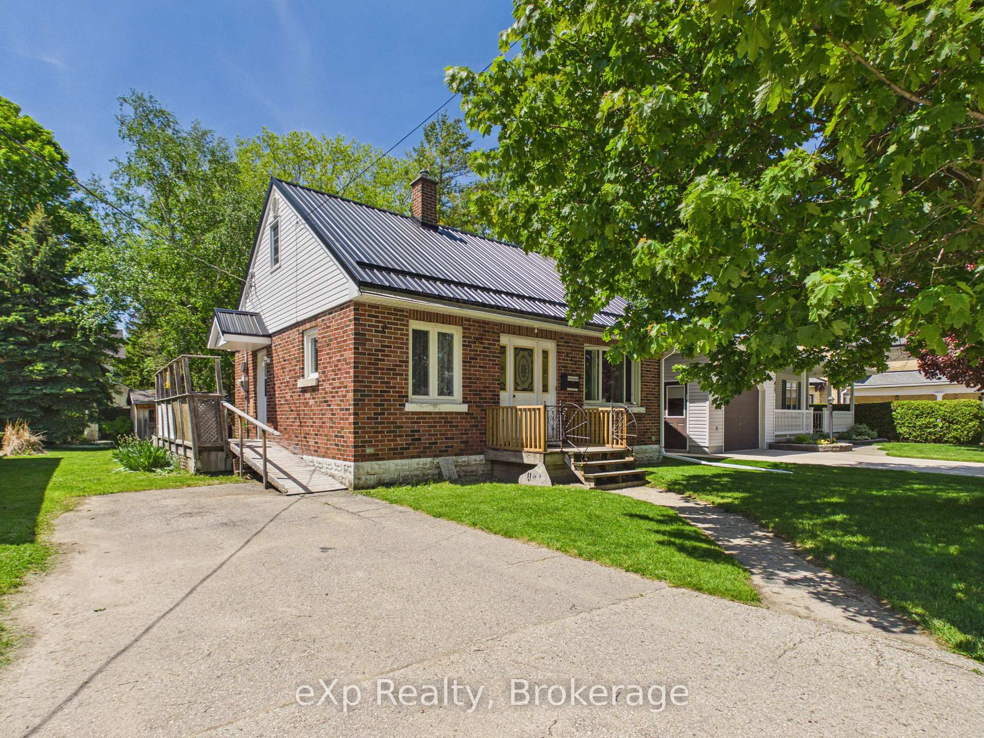 419 Colborne Street, Brockton — photo 2 of 5