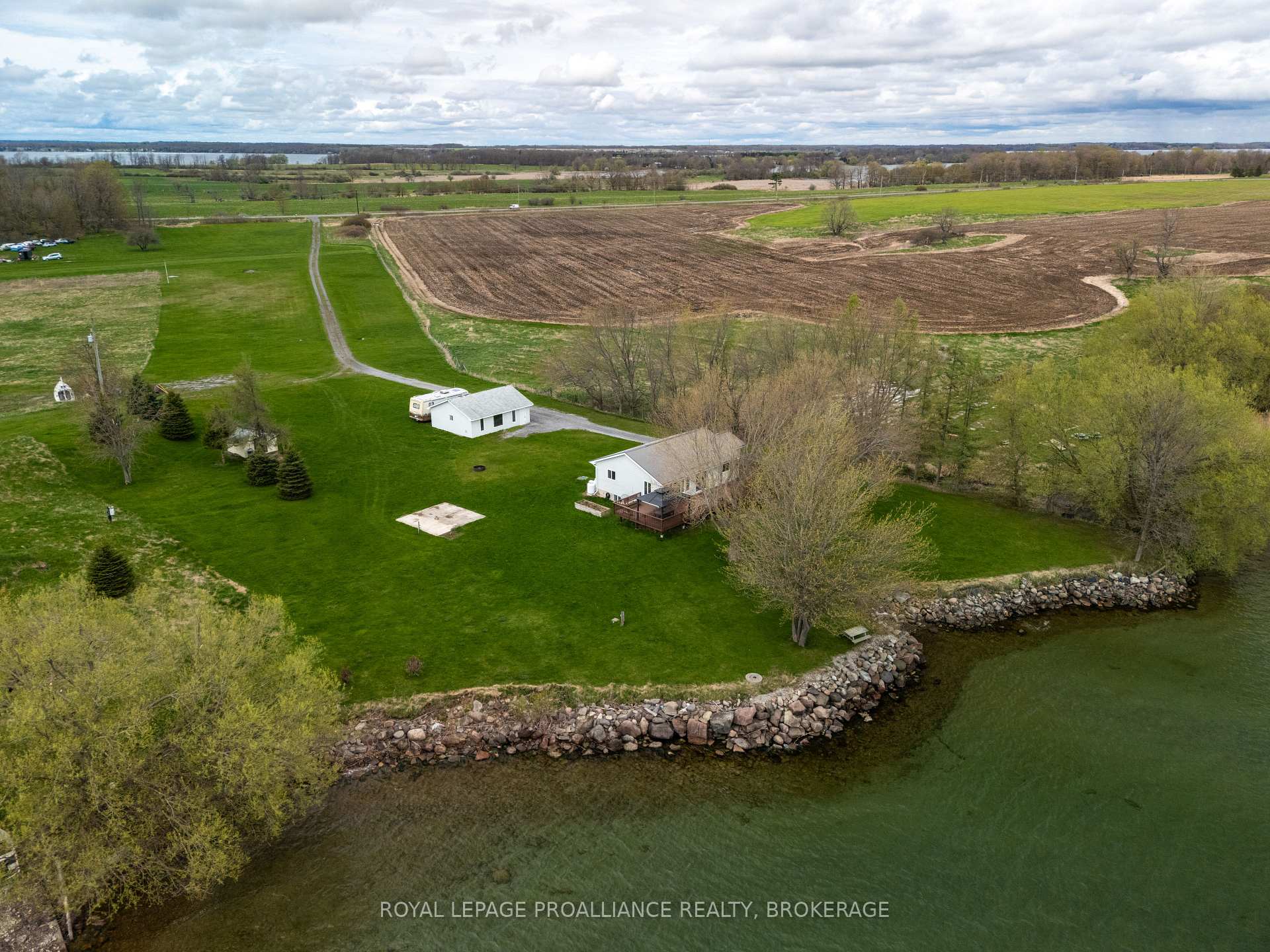 4205 Highway 96 N/A, Frontenac Islands — photo 2 of 5