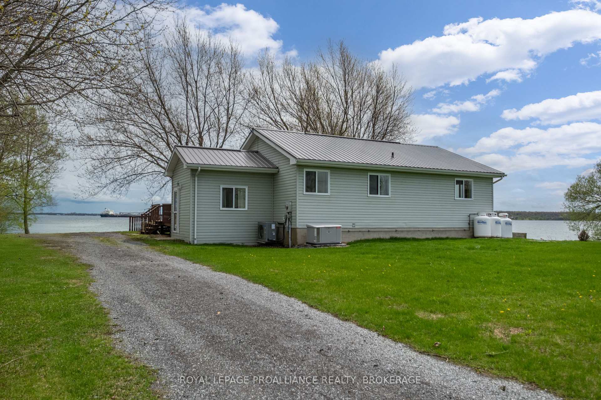 4205 Highway 96 N/A, Frontenac Islands — photo 3 of 5