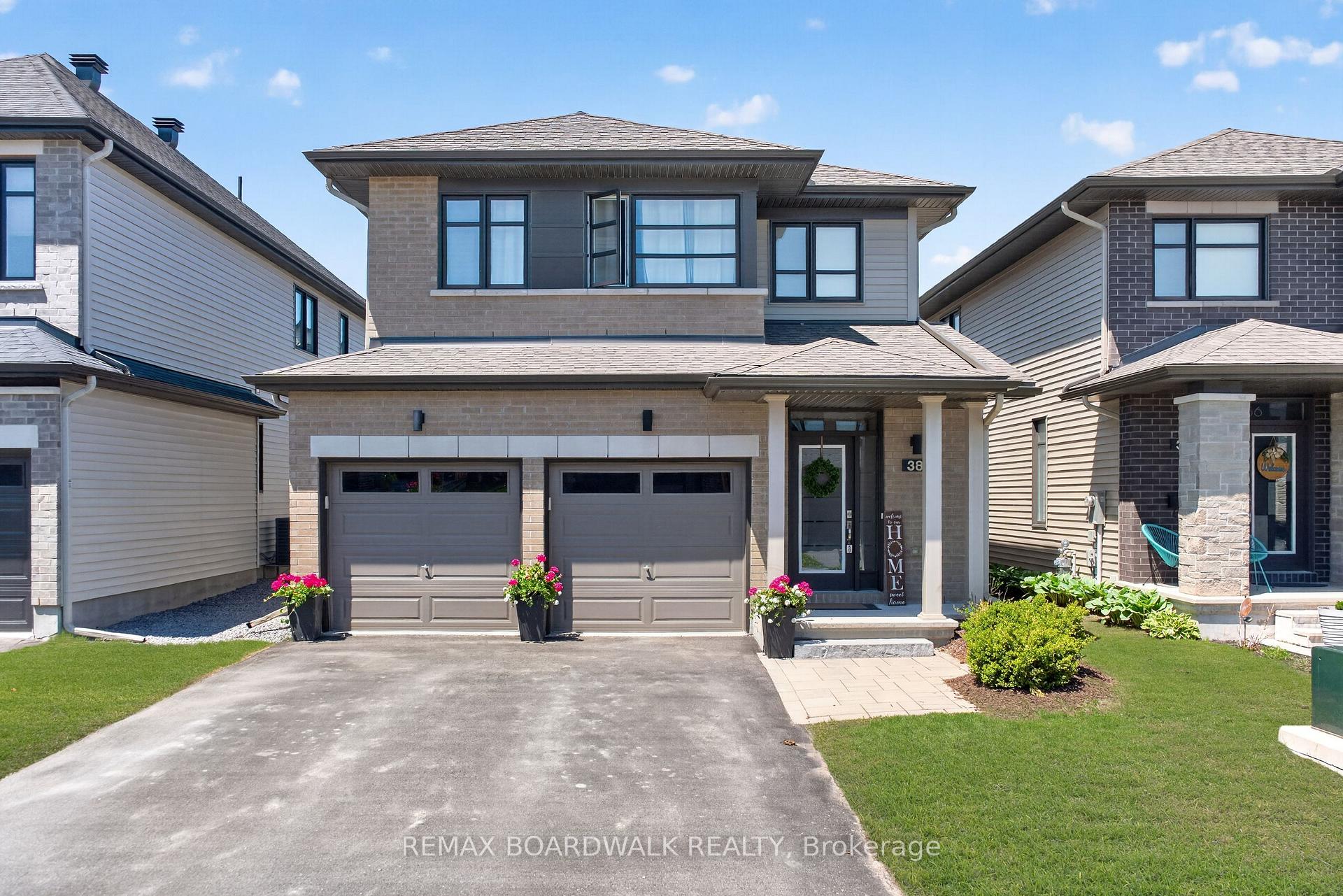 38 Thunderbolt Street, Kanata — photo 2 of 5