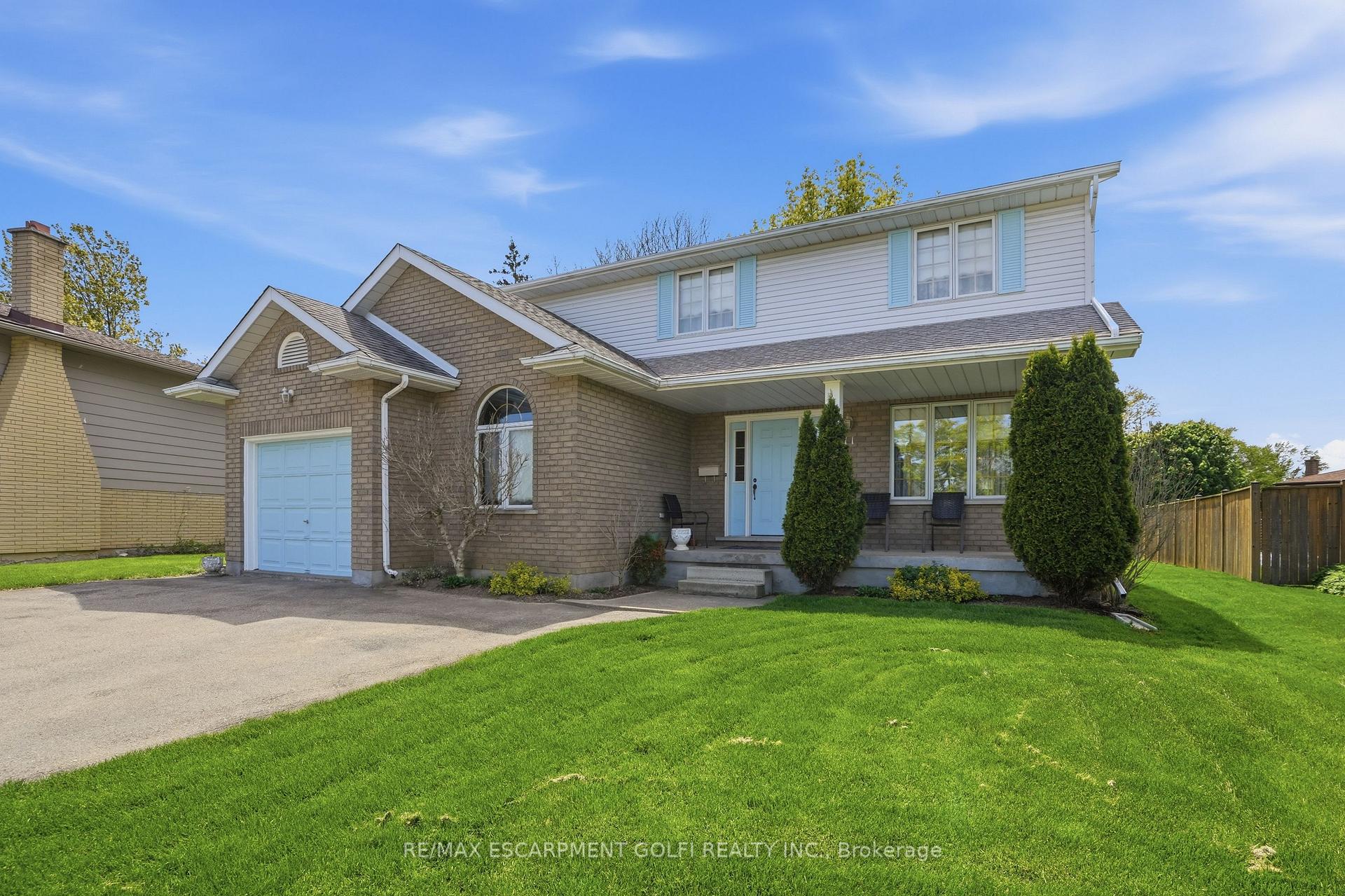 11 Greenbriar Court, Welland, ON L3C 5T7 — Welland, Ontario