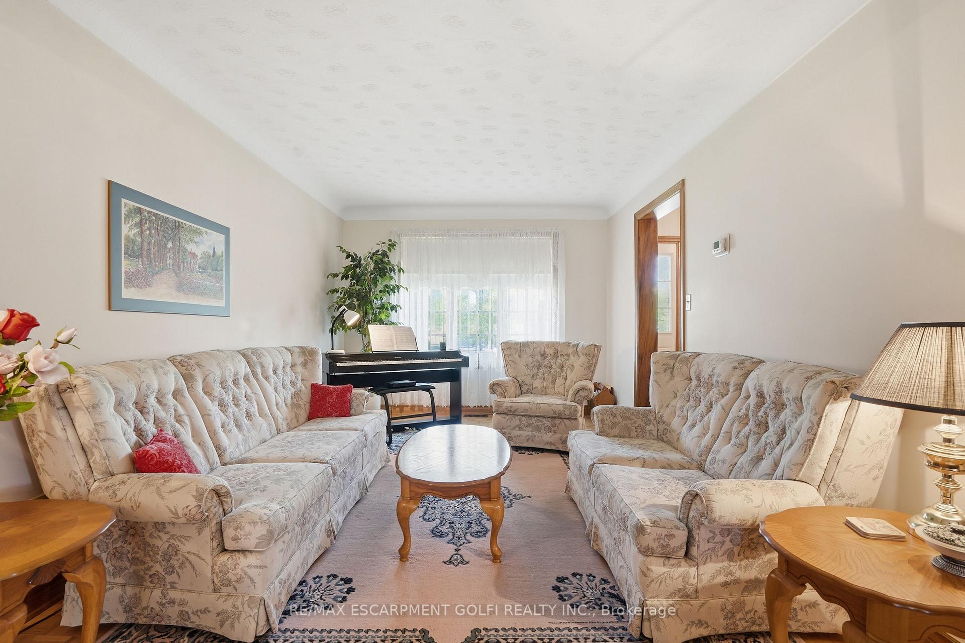 11 Greenbriar Court, Welland — photo 3 of 5