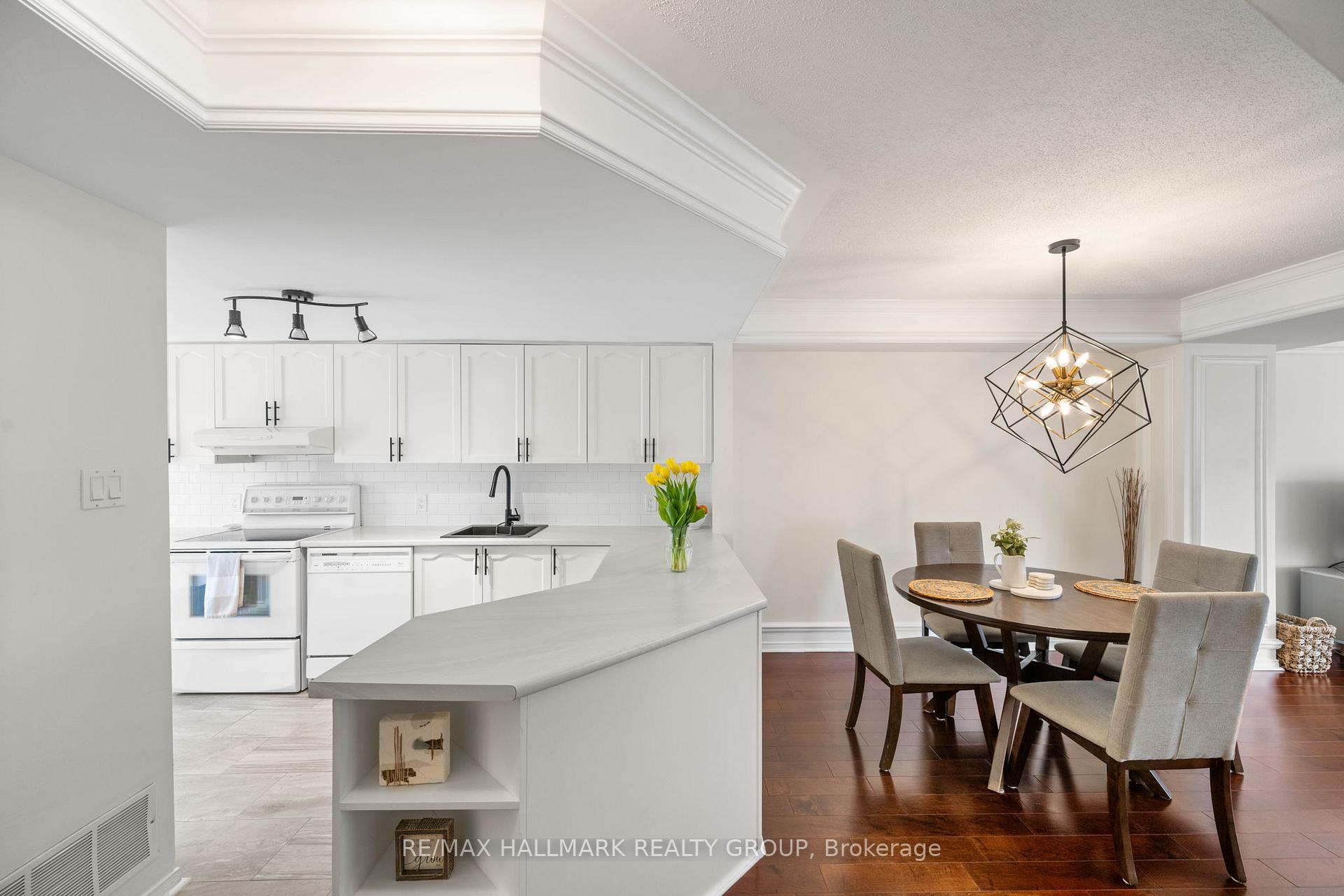 1109 Gablefield Private, Beacon Hill North - South and Area — photo 3 of 5