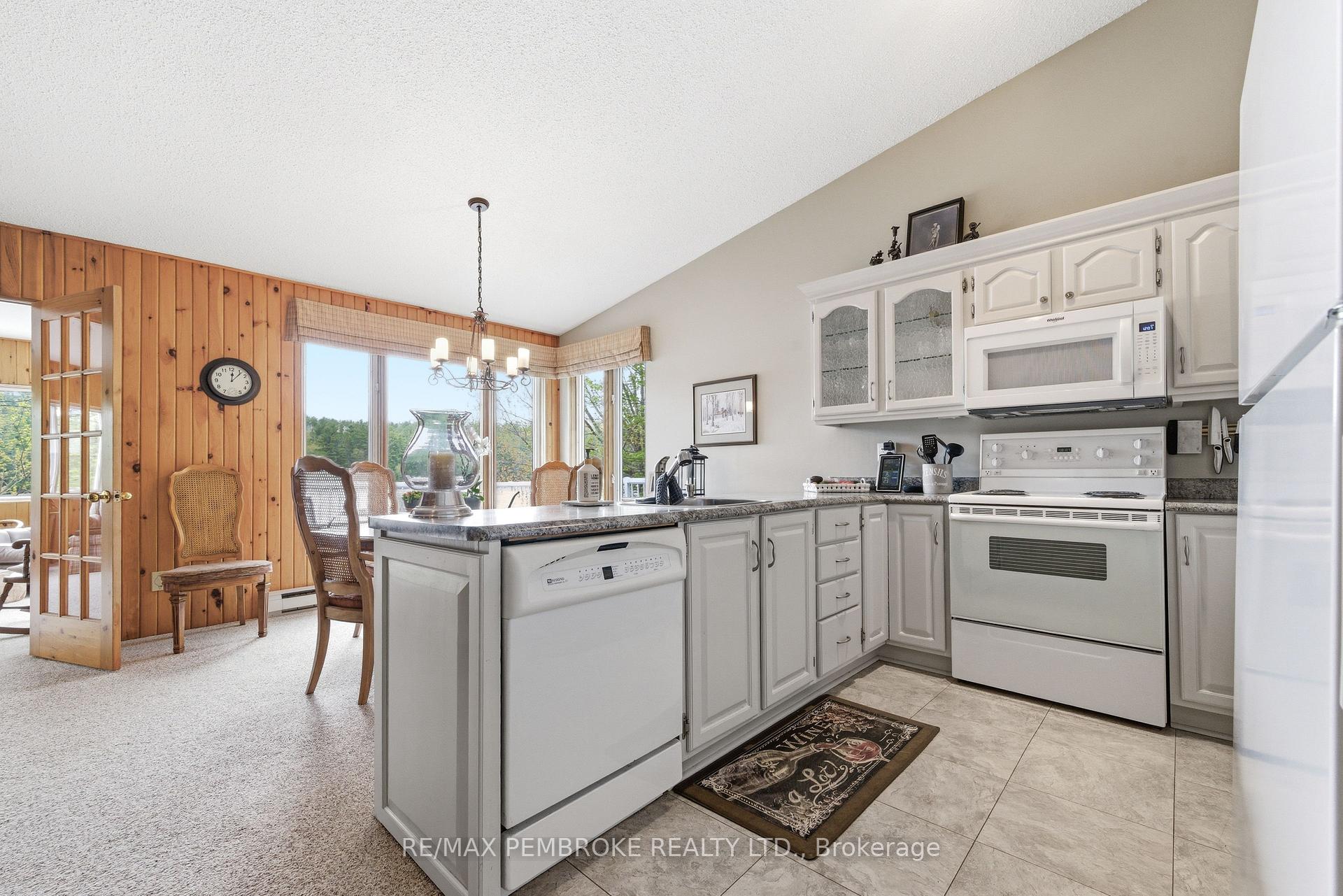 93 Bilsborrow Trail, Petawawa — photo 5 of 5