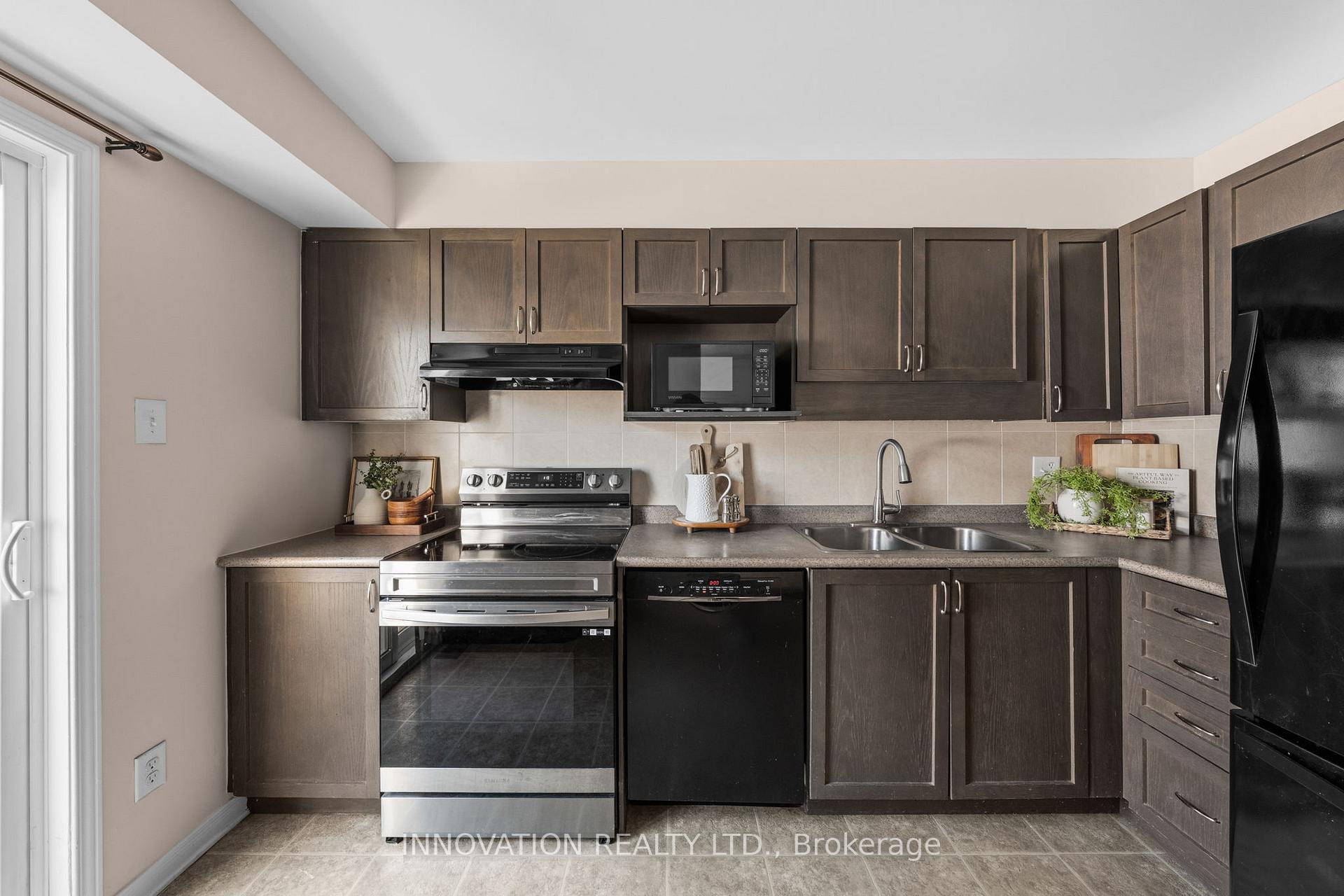 974 Klondike Road, Kanata — photo 3 of 5