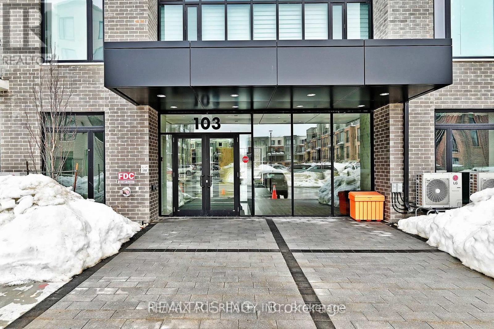 103 Roger Street 601, Waterloo — photo 3 of 5