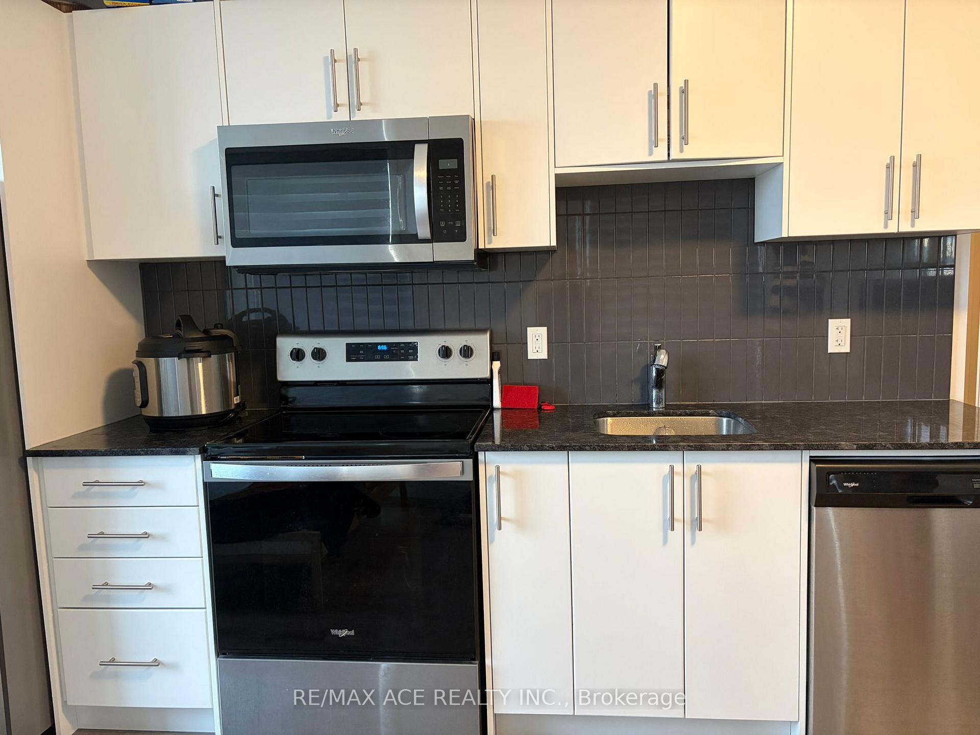 103 Roger Street 601, Waterloo — photo 5 of 5