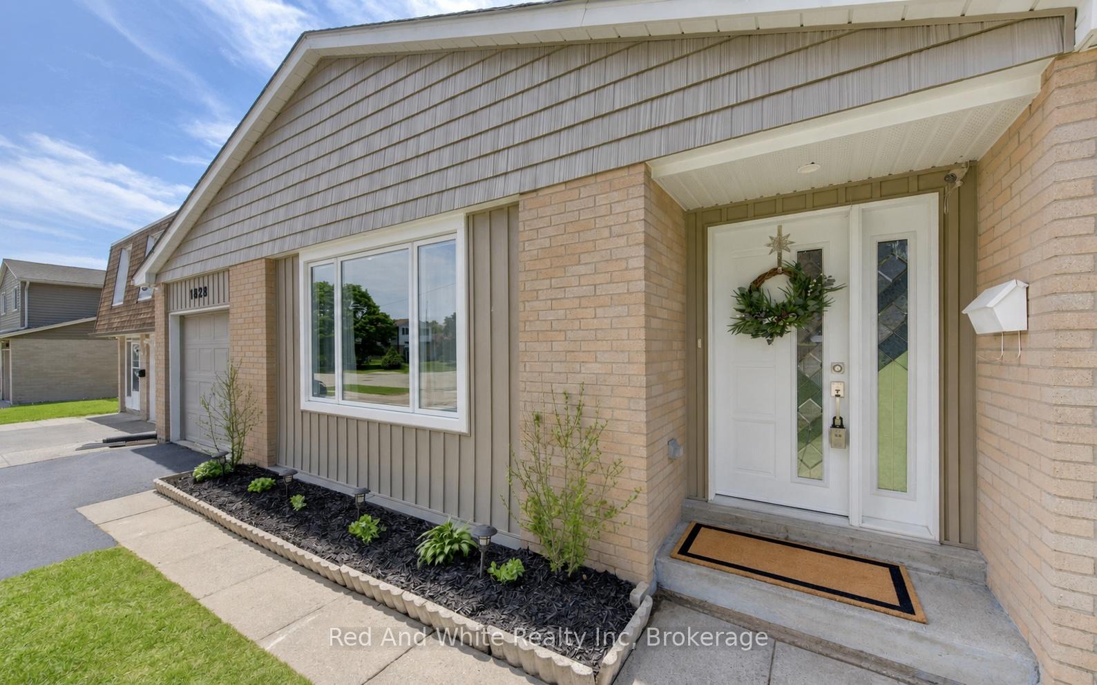1828 Earlwood Drive, Cambridge — photo 3 of 5