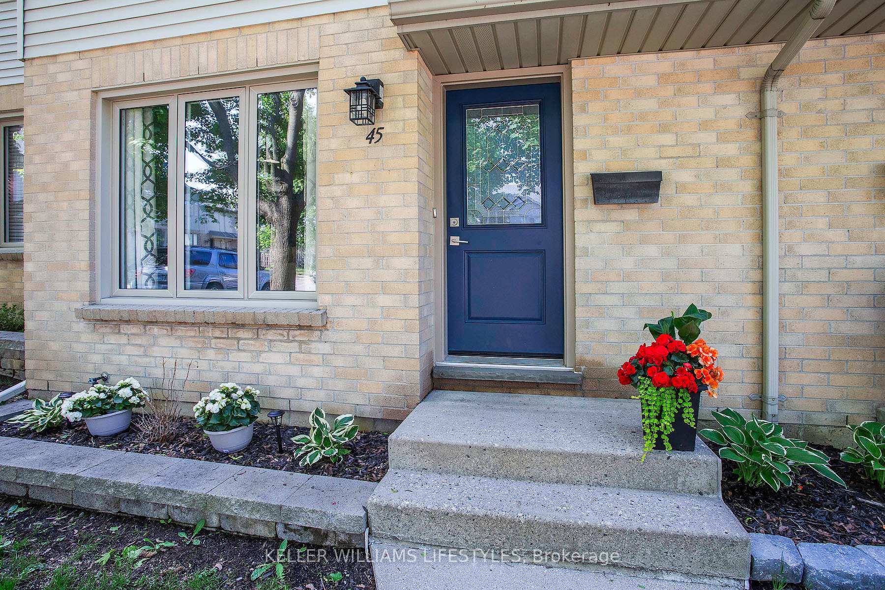 925 Lawson Road 45, London North — photo 2 of 5