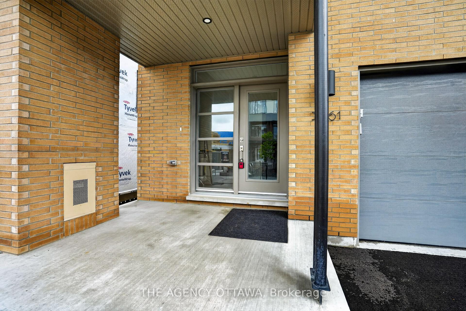 3061 Showcase Crescent, Blossom Park - Airport and Area — photo 3 of 5