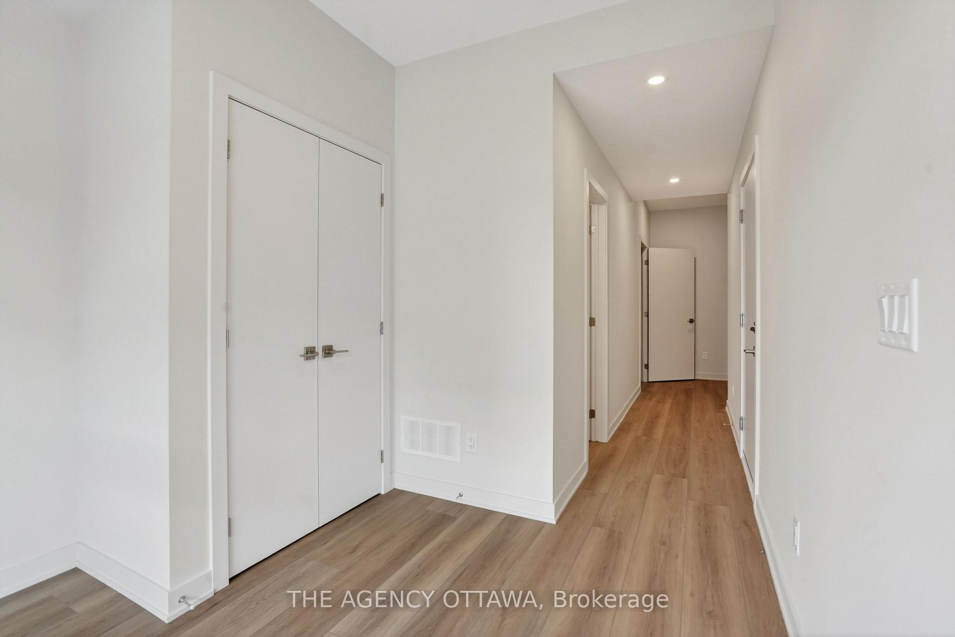 3061 Showcase Crescent, Blossom Park - Airport and Area — photo 5 of 5