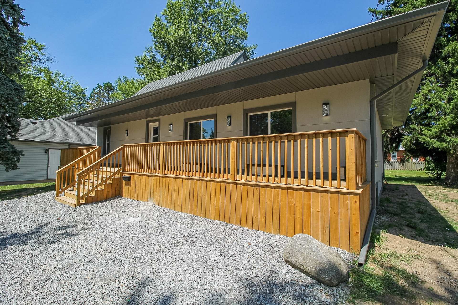378 Thorold Road, Welland, ON L3C 3W6 — Welland, Ontario
