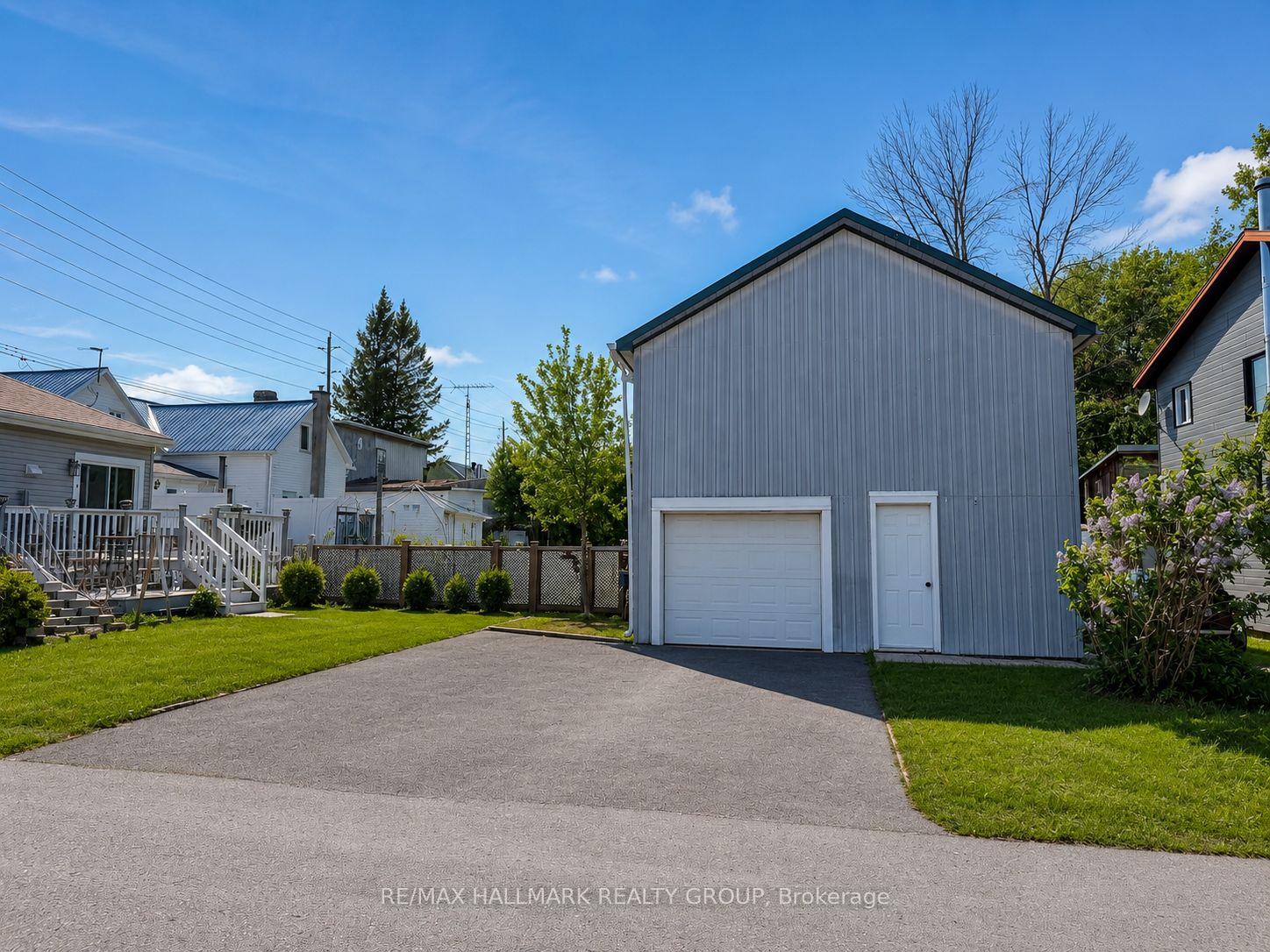 1127 Labrosse Road E, Hawkesbury — photo 3 of 5