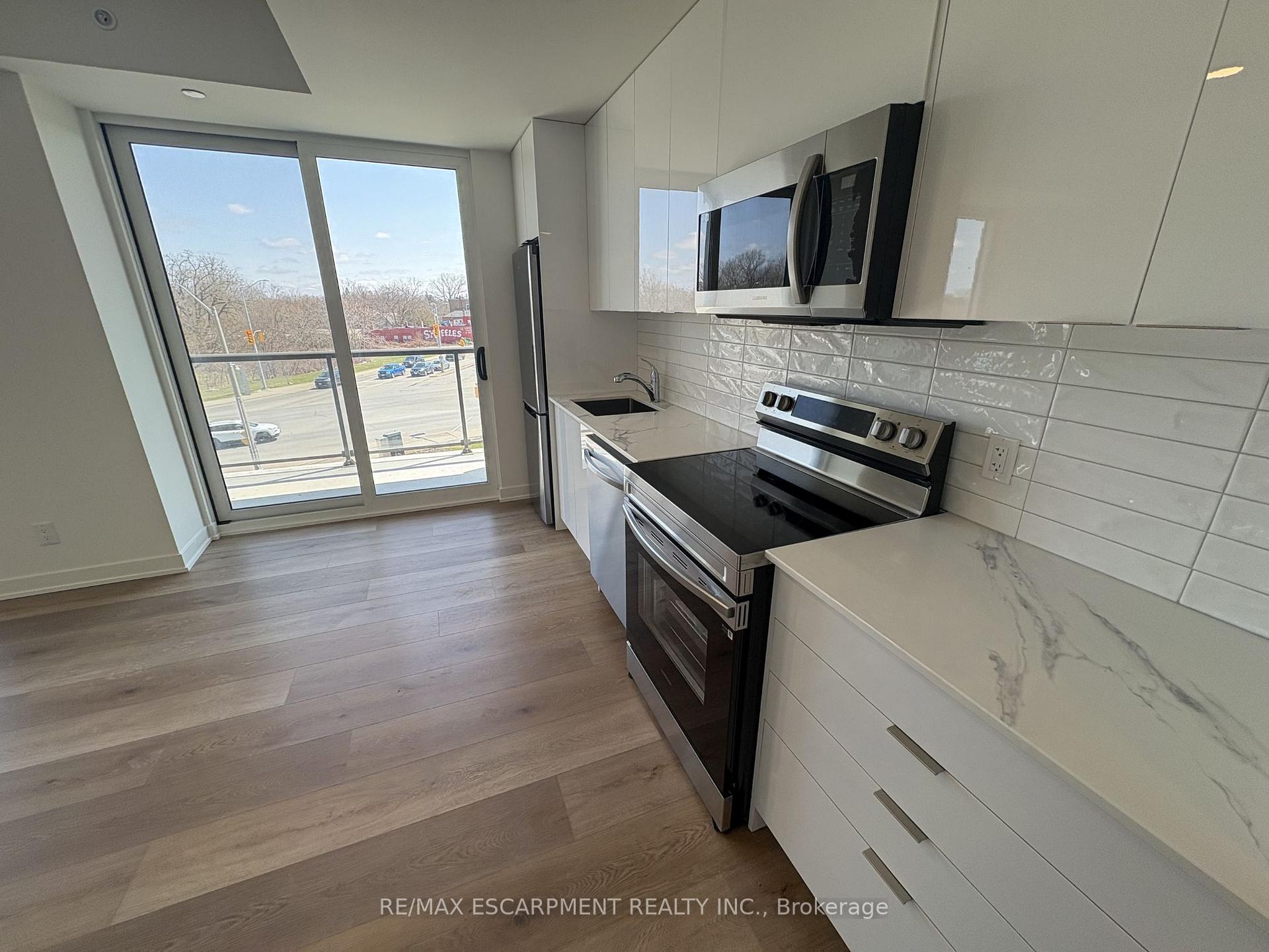 33 Erie Avenue 307, Brantford, ON N3S 2E7 — Brantford, Ontario