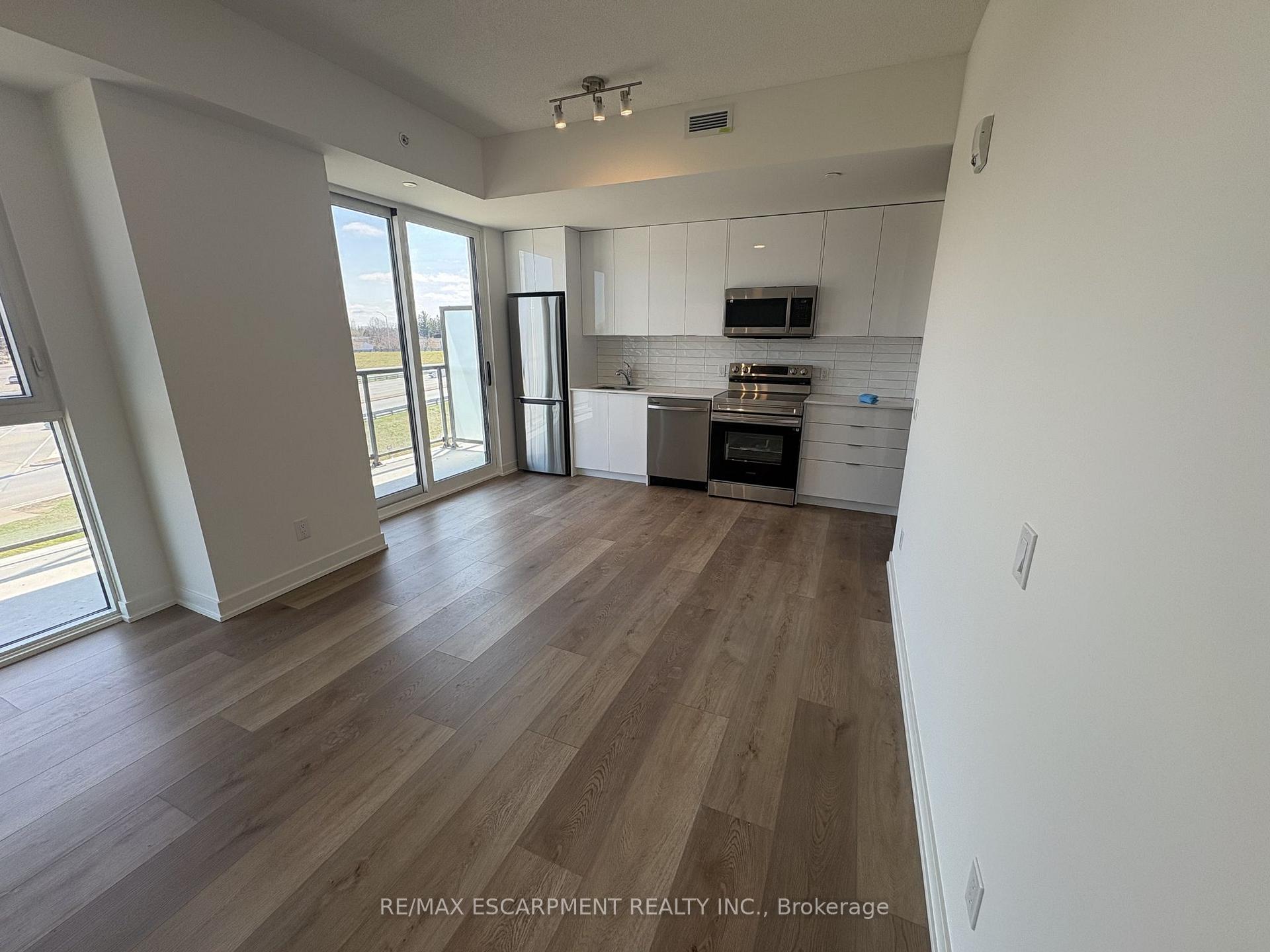 33 Erie Avenue 307, Brantford — photo 2 of 5