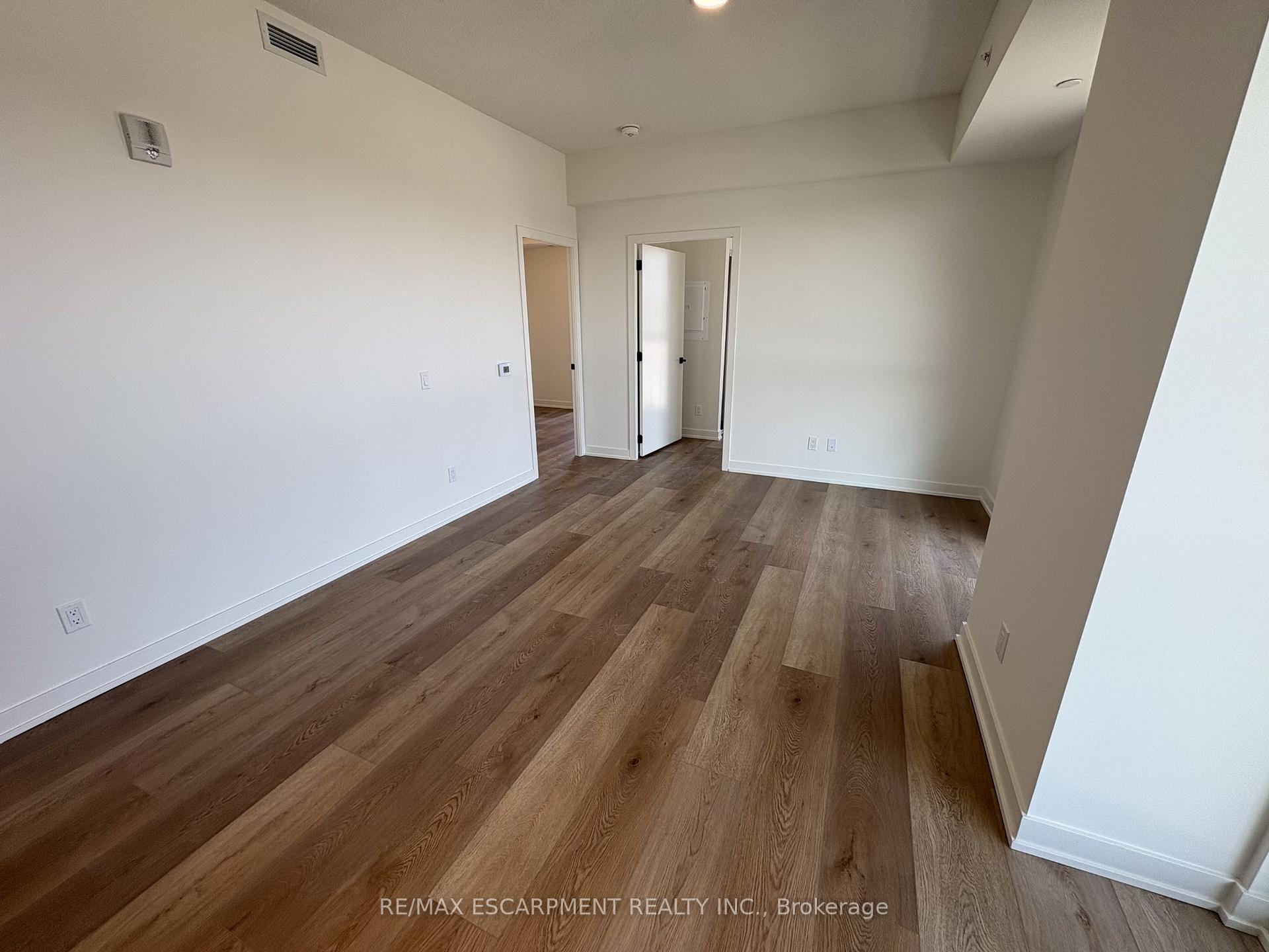33 Erie Avenue 307, Brantford — photo 3 of 5