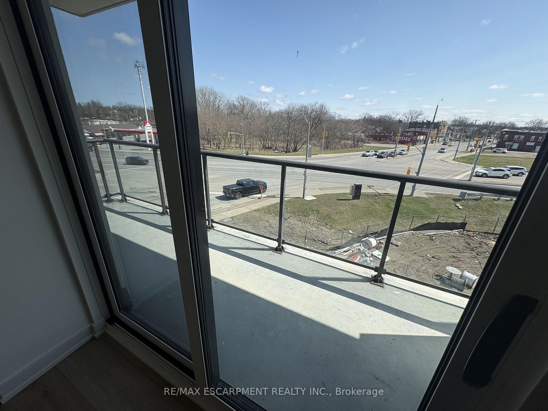 33 Erie Avenue 307, Brantford — photo 4 of 5