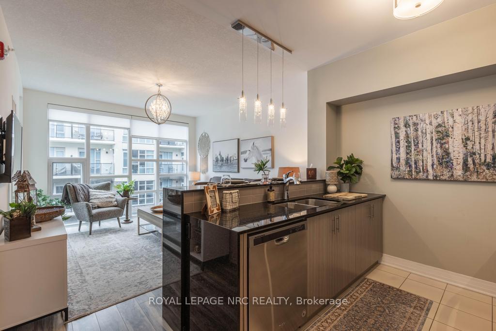 10 Concord Place 412, Grimsby — photo 3 of 5