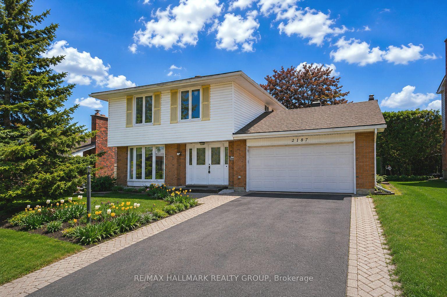 2187 Hamelin Crescent, Beacon Hill North - South and Area — photo 2 of 5