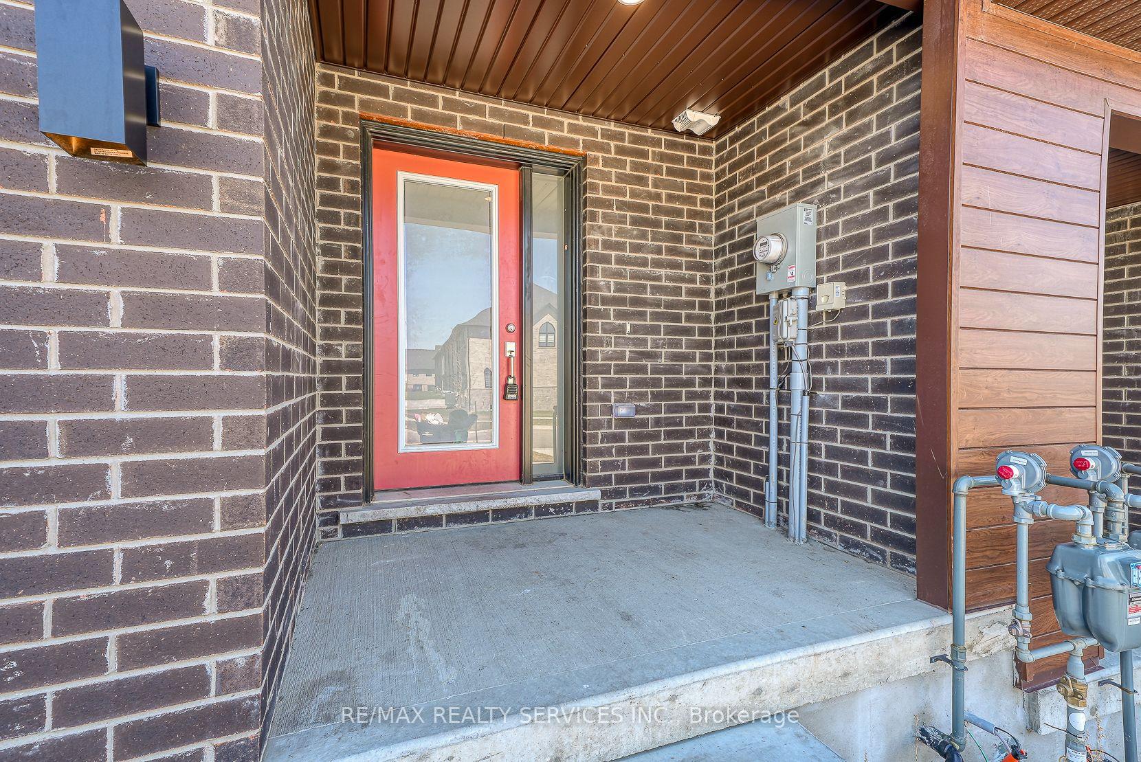 95 Queensbrook Crescent, Cambridge — photo 3 of 5