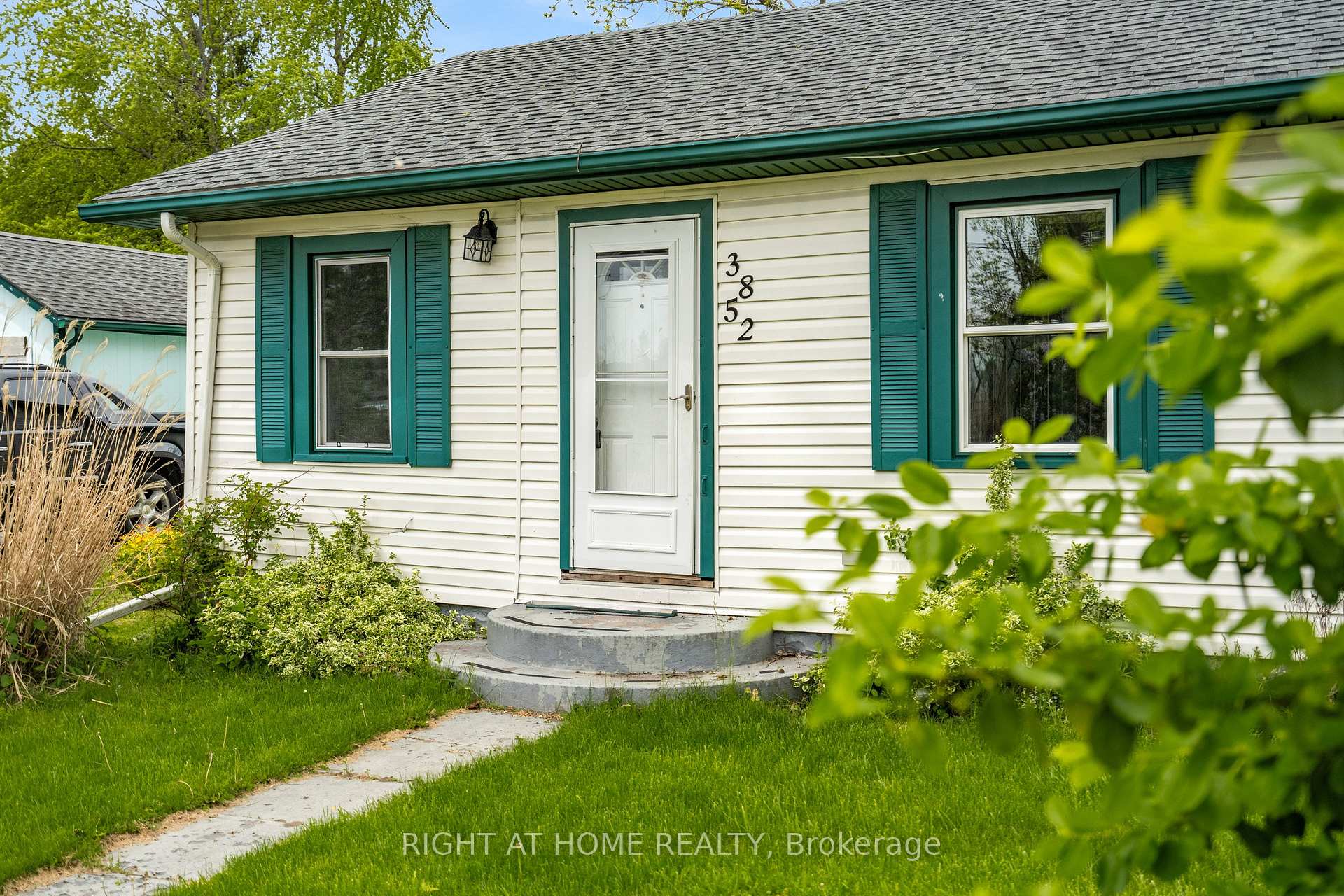 3852 Brunswick Avenue, Fort Erie — photo 3 of 5