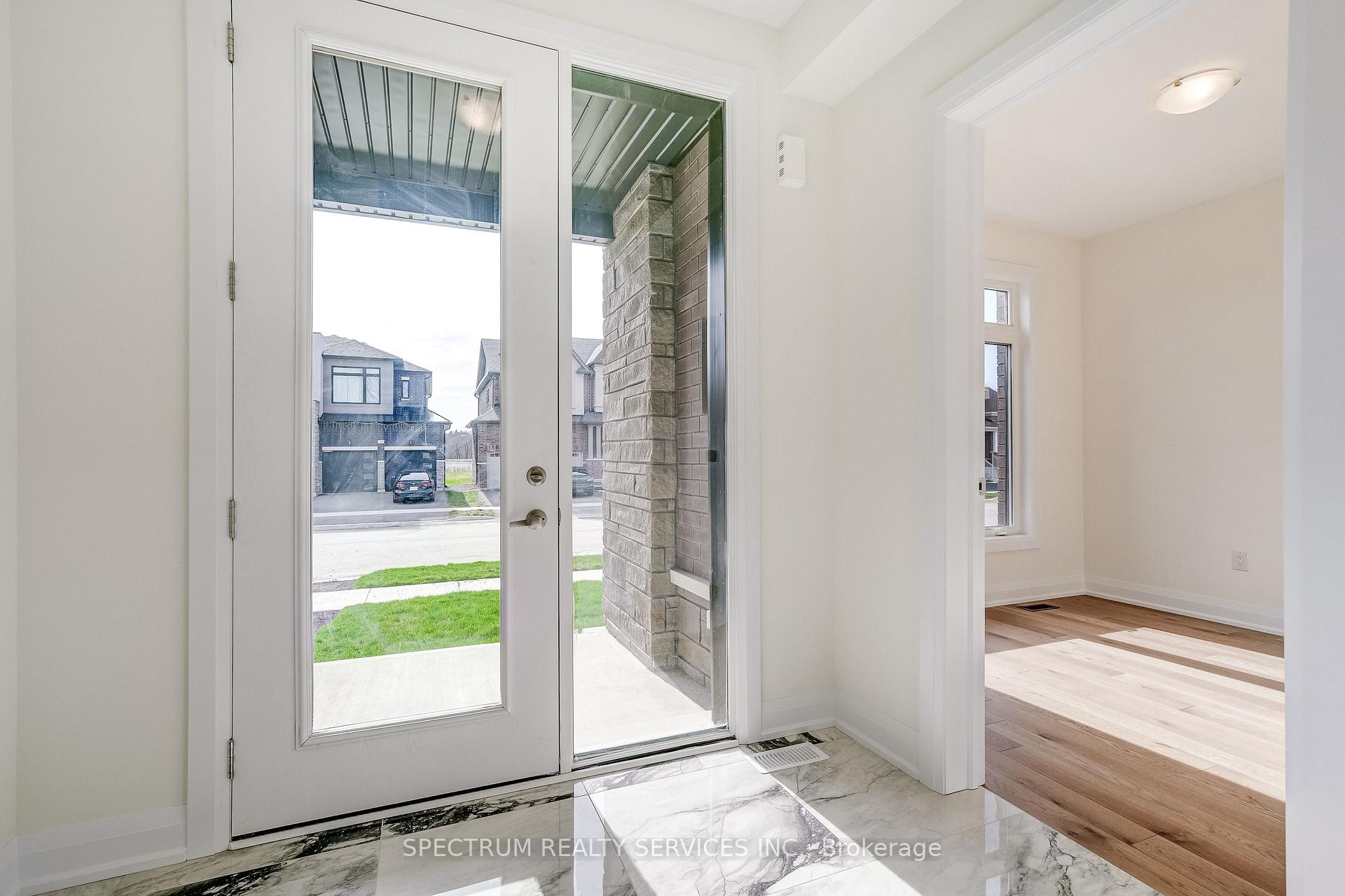 28 Dore Drive, Brantford — photo 5 of 5