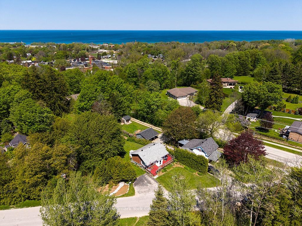 88 Gray Avenue, Meaford — photo 2 of 5