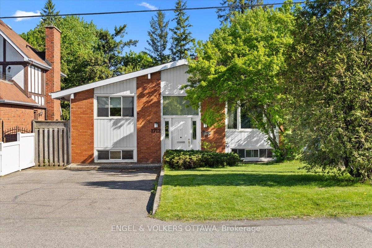 1712 St. Barbara Street, Blossom Park - Airport and Area, ON K1T 1M2 — Blossom Park - Airport and Area, Ontario