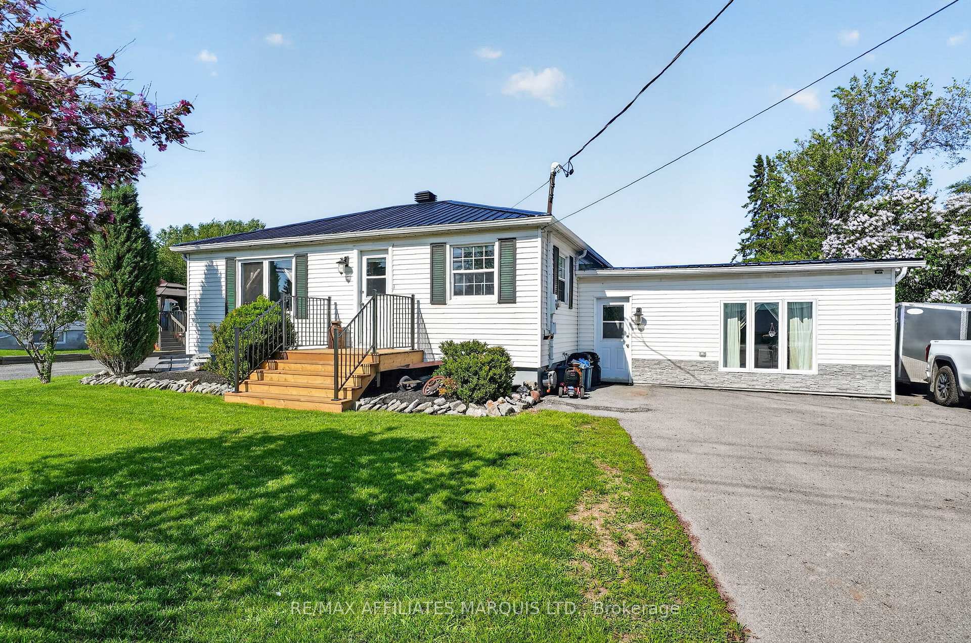 5601 138 Highway, South Stormont, ON K0C 2A0 — South Stormont, Ontario