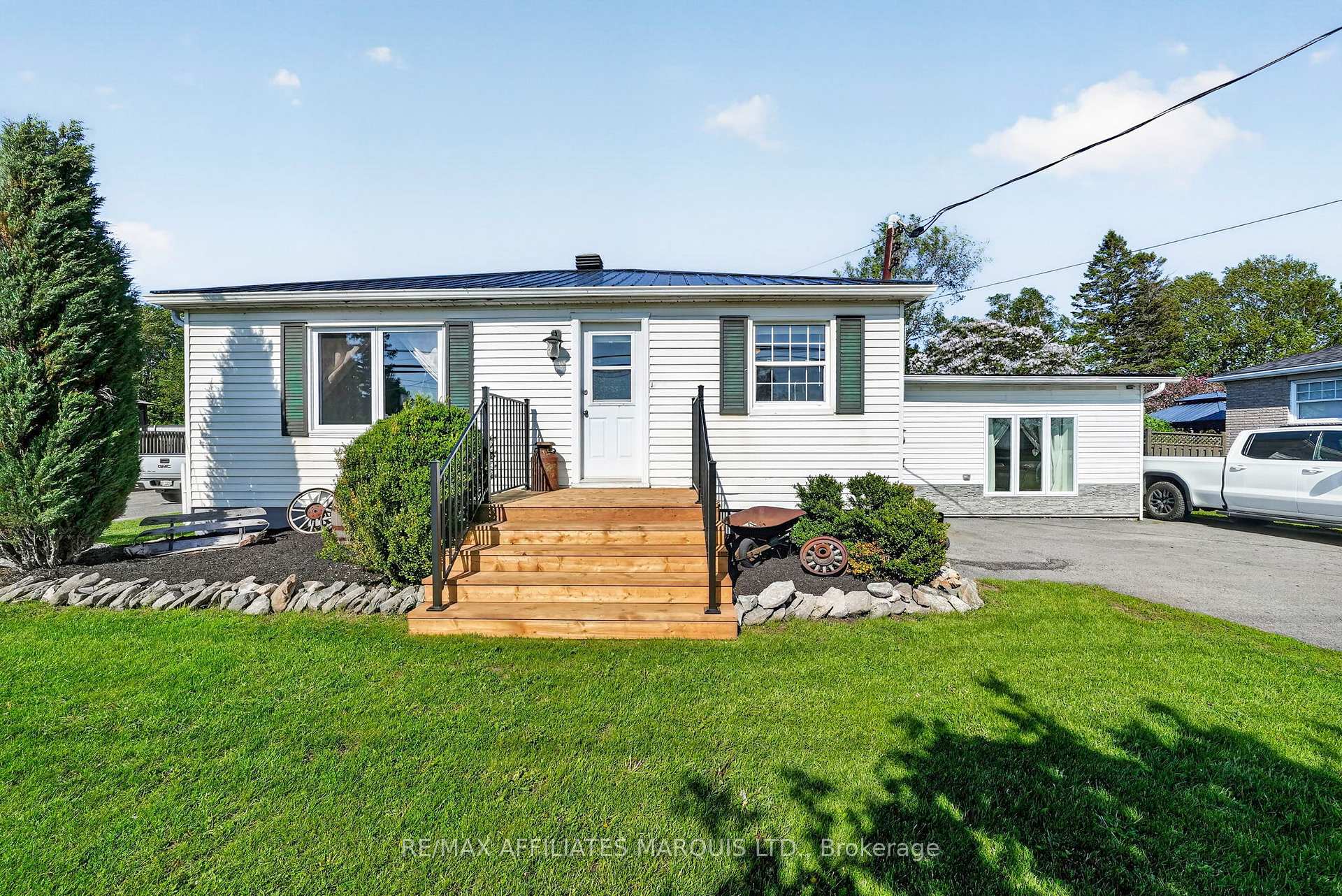 5601 138 Highway, South Stormont — photo 4 of 5