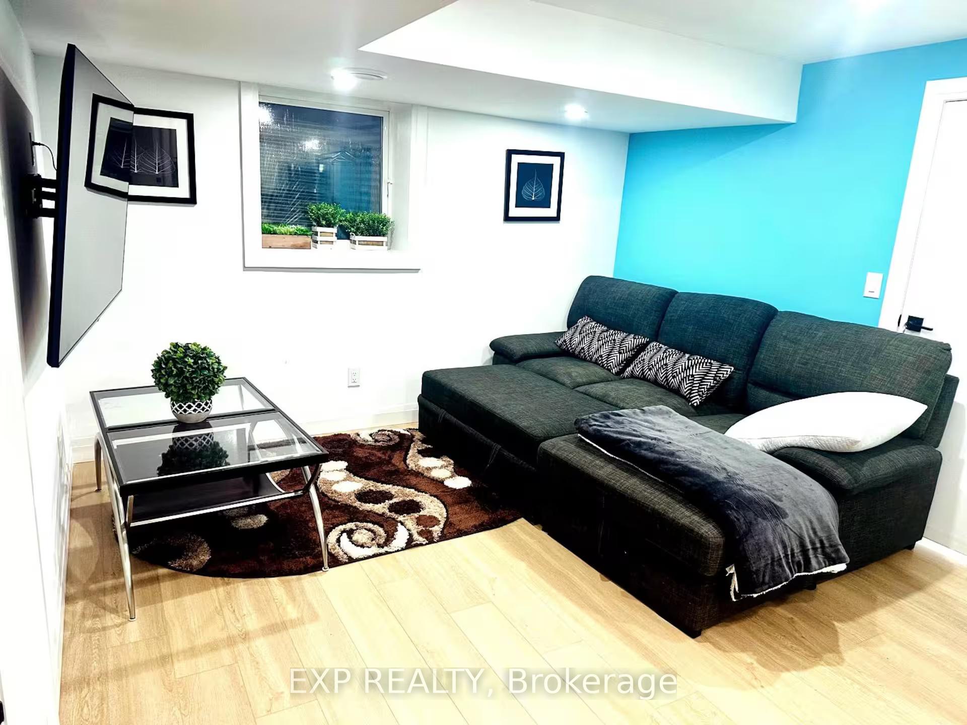 1255 Emma Chase Drive, London North — photo 3 of 5