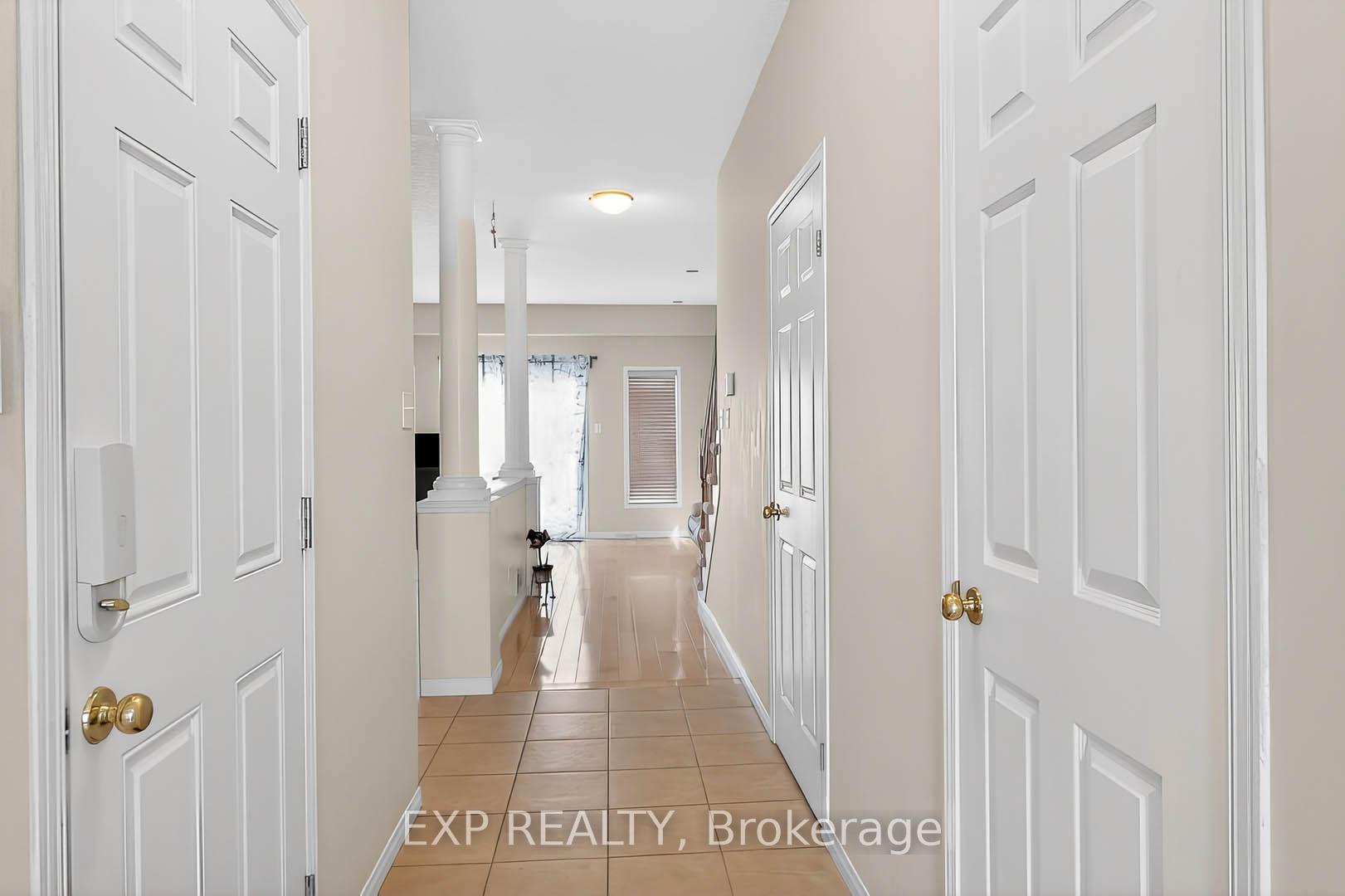 600 Winterberry Avenue, Waterloo — photo 3 of 5
