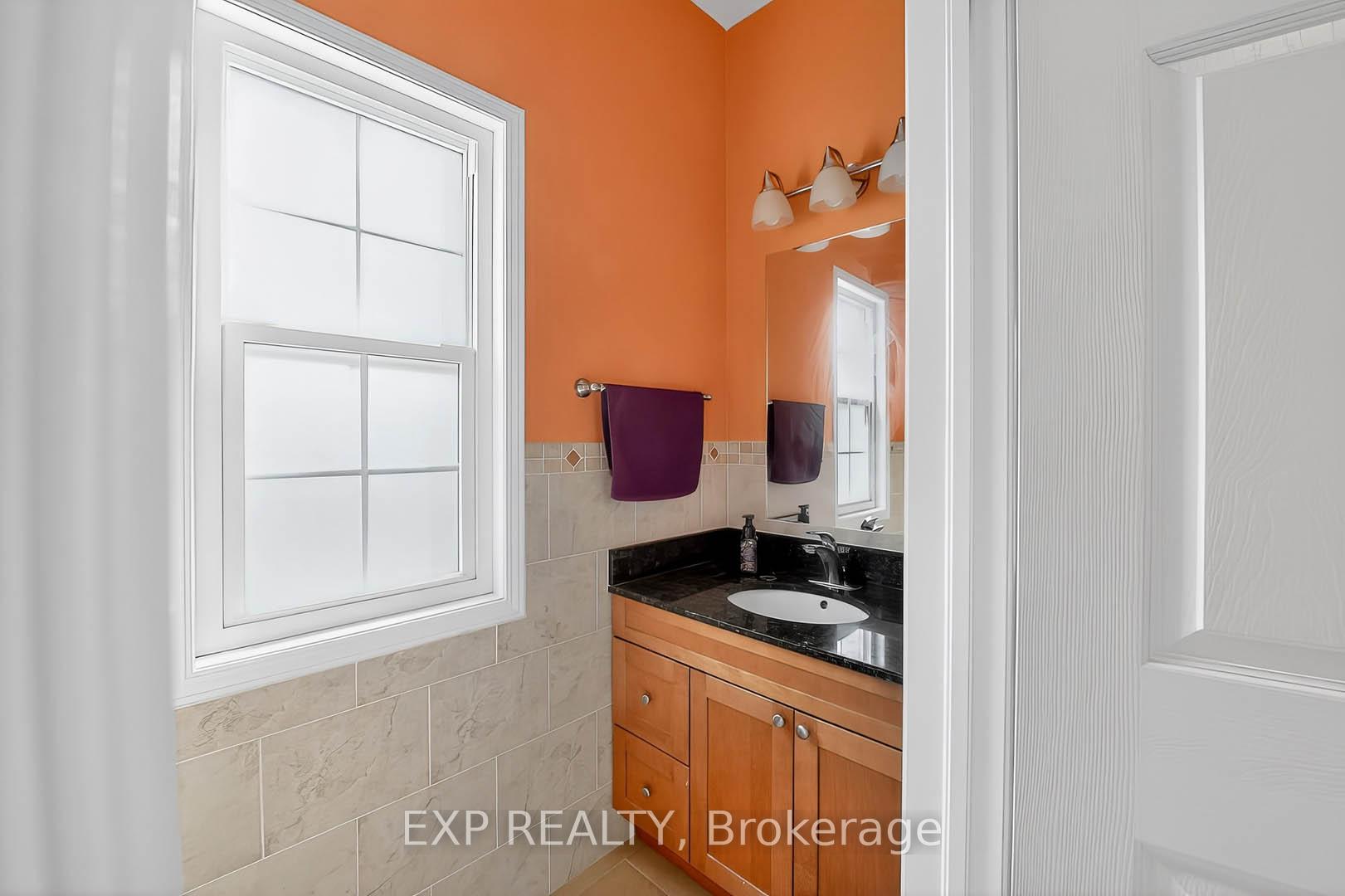 600 Winterberry Avenue, Waterloo — photo 4 of 5