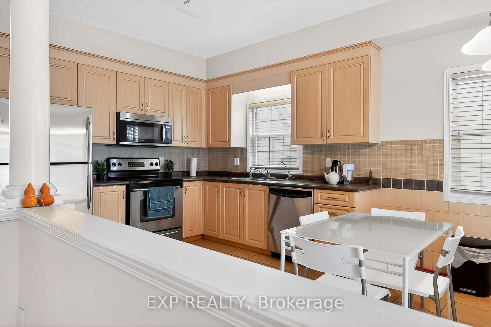 600 Winterberry Avenue, Waterloo — photo 5 of 5