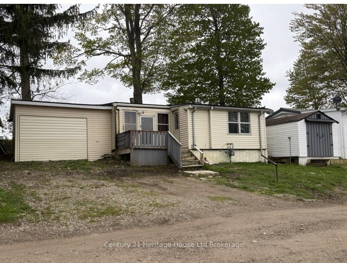 596101 Oxford 59 Highway 5 Hillcrest, East Zorra-Tavistock, ON N4S 7W1 — East Zorra-Tavistock, Ontario